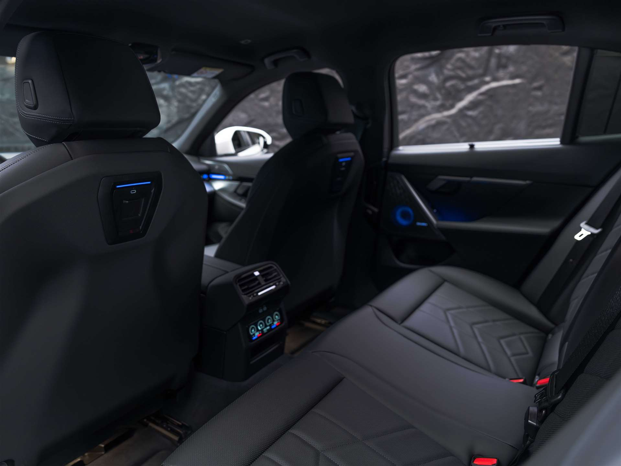 listing desktop thumbnail image 12