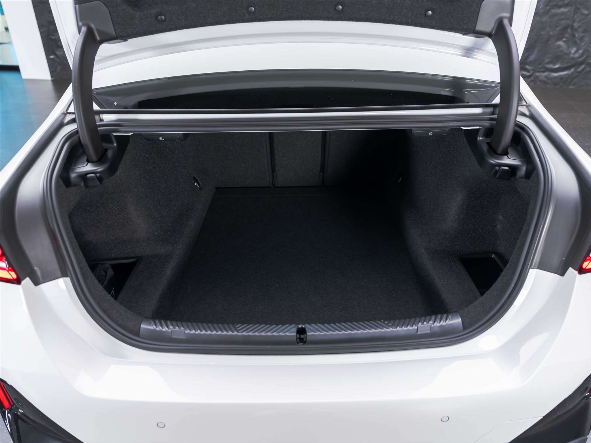 listing desktop thumbnail image 49