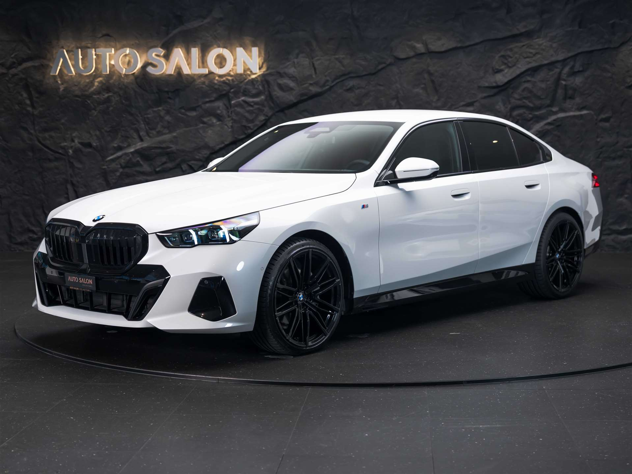 listing desktop thumbnail image 1