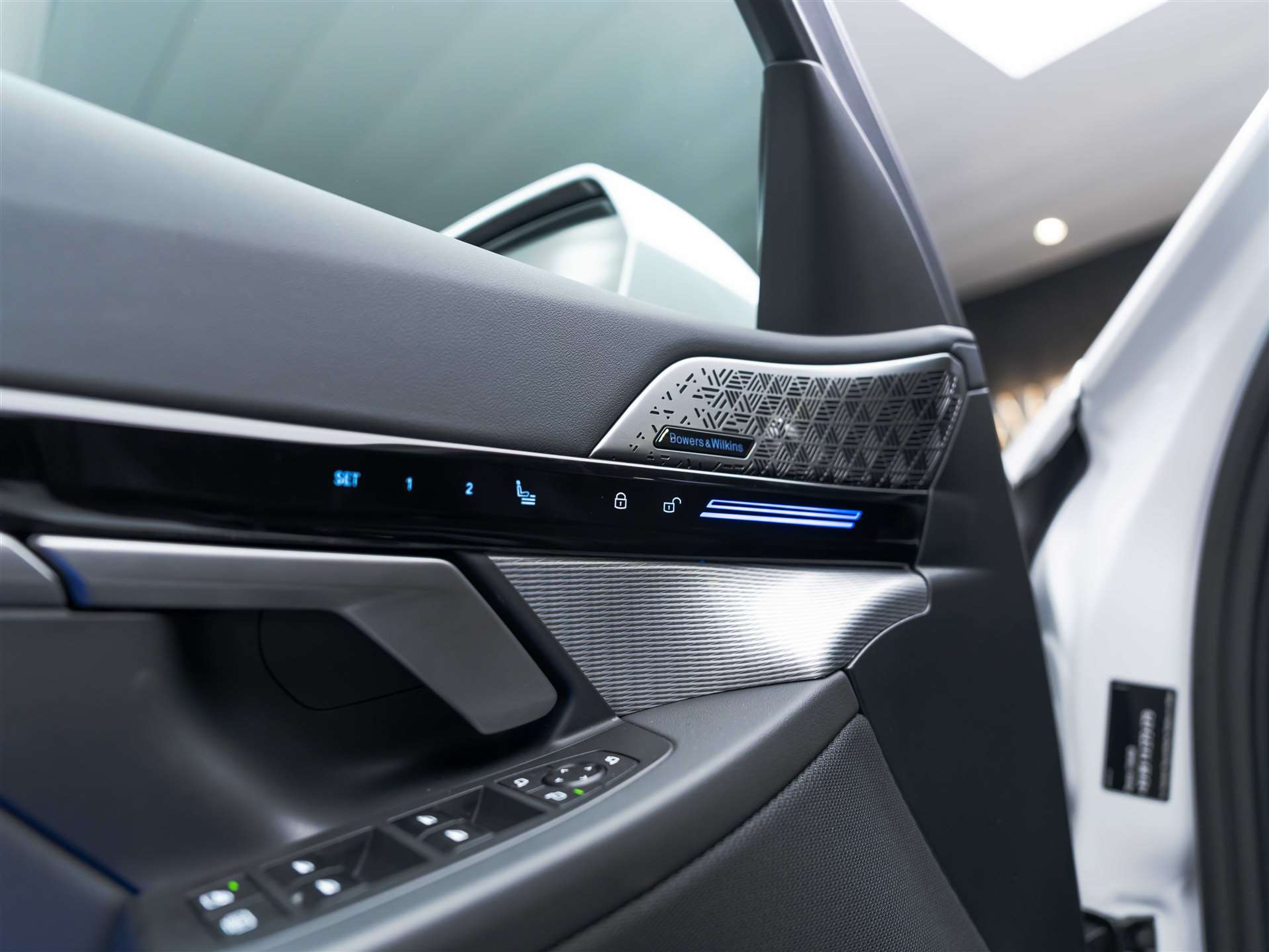 listing desktop thumbnail image 21