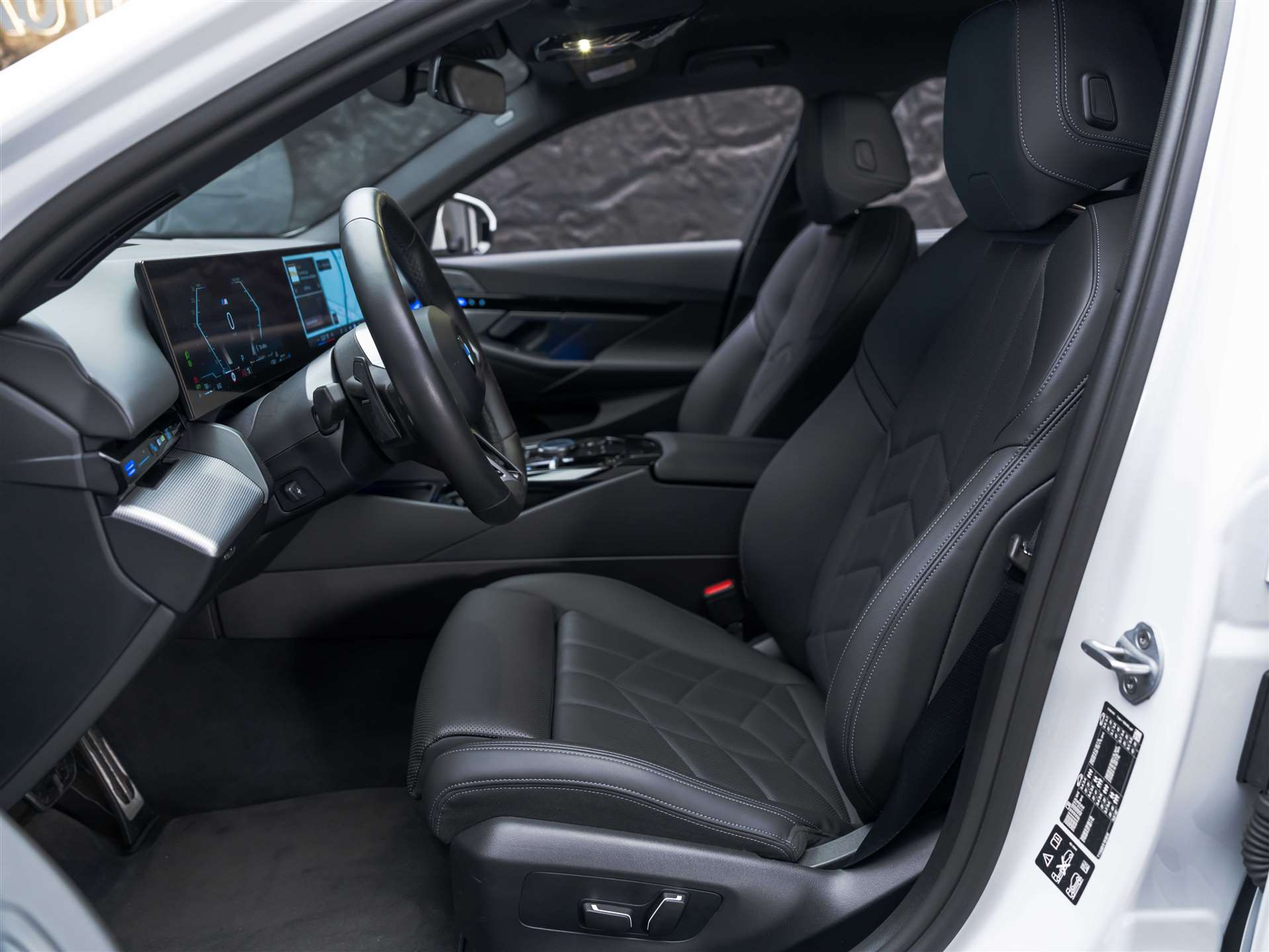 listing desktop thumbnail image 10