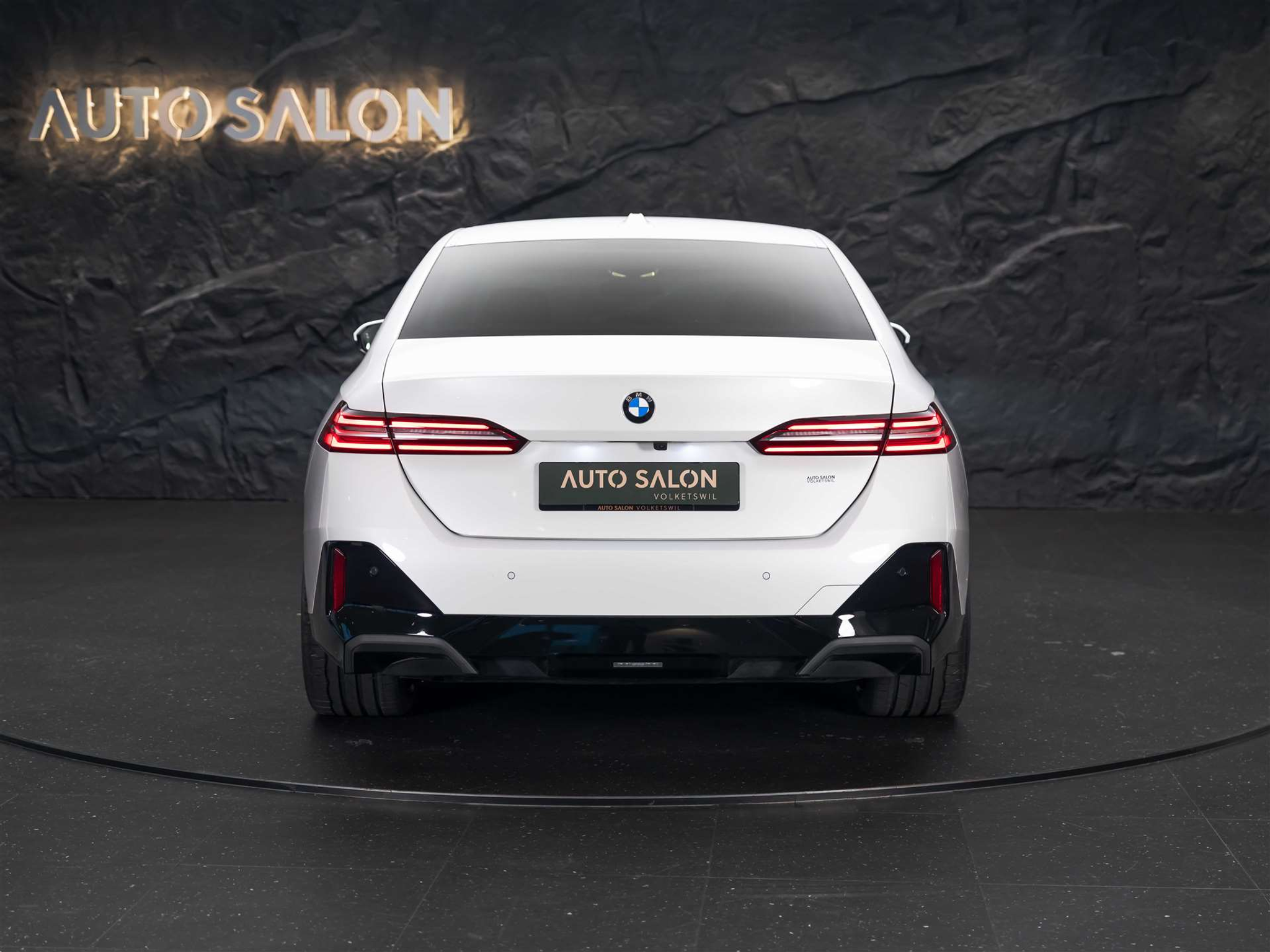 listing desktop thumbnail image 4