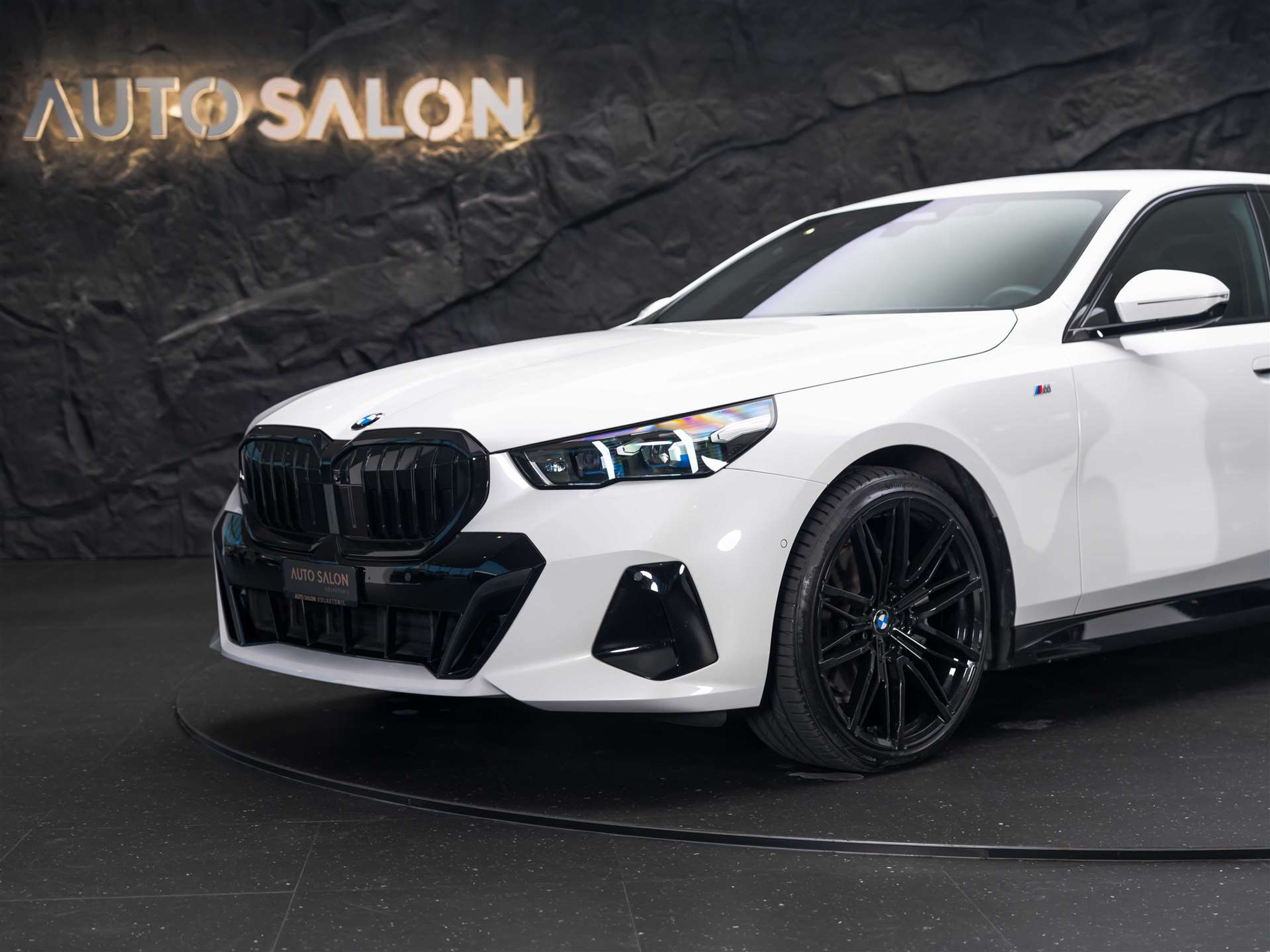 listing desktop thumbnail image 16