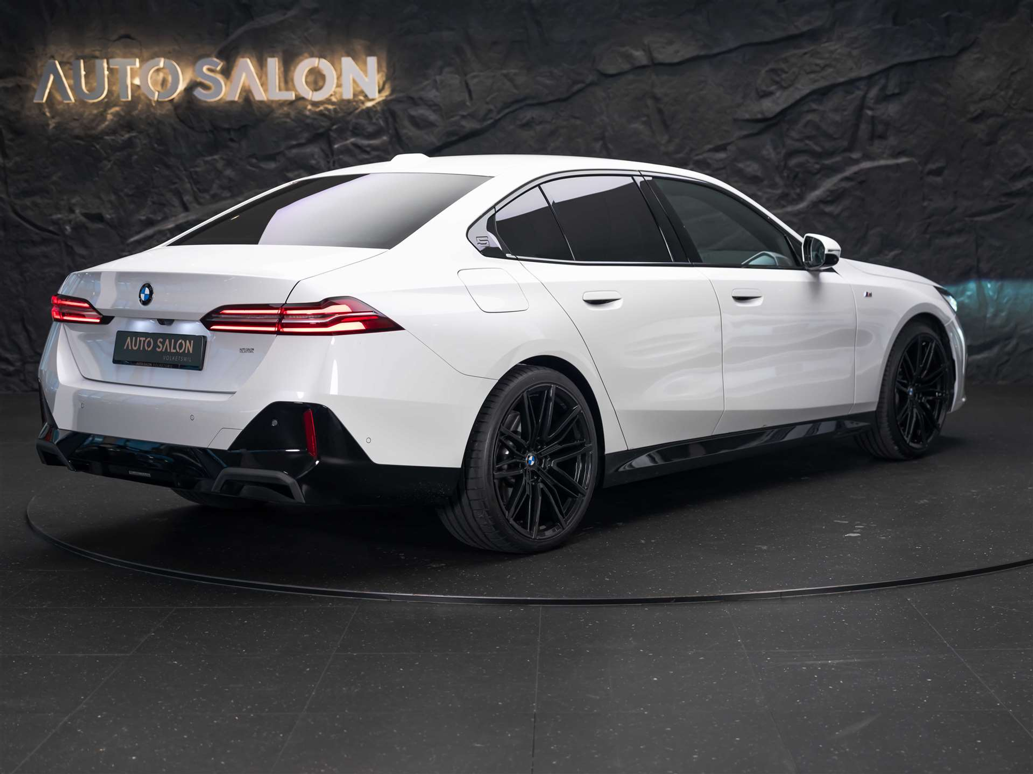 listing desktop thumbnail image 5