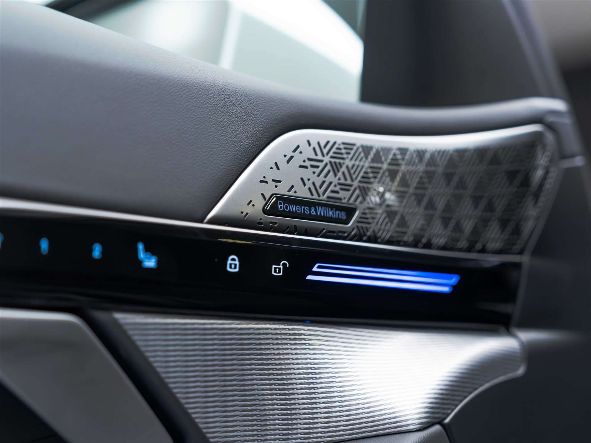 listing desktop thumbnail image 22