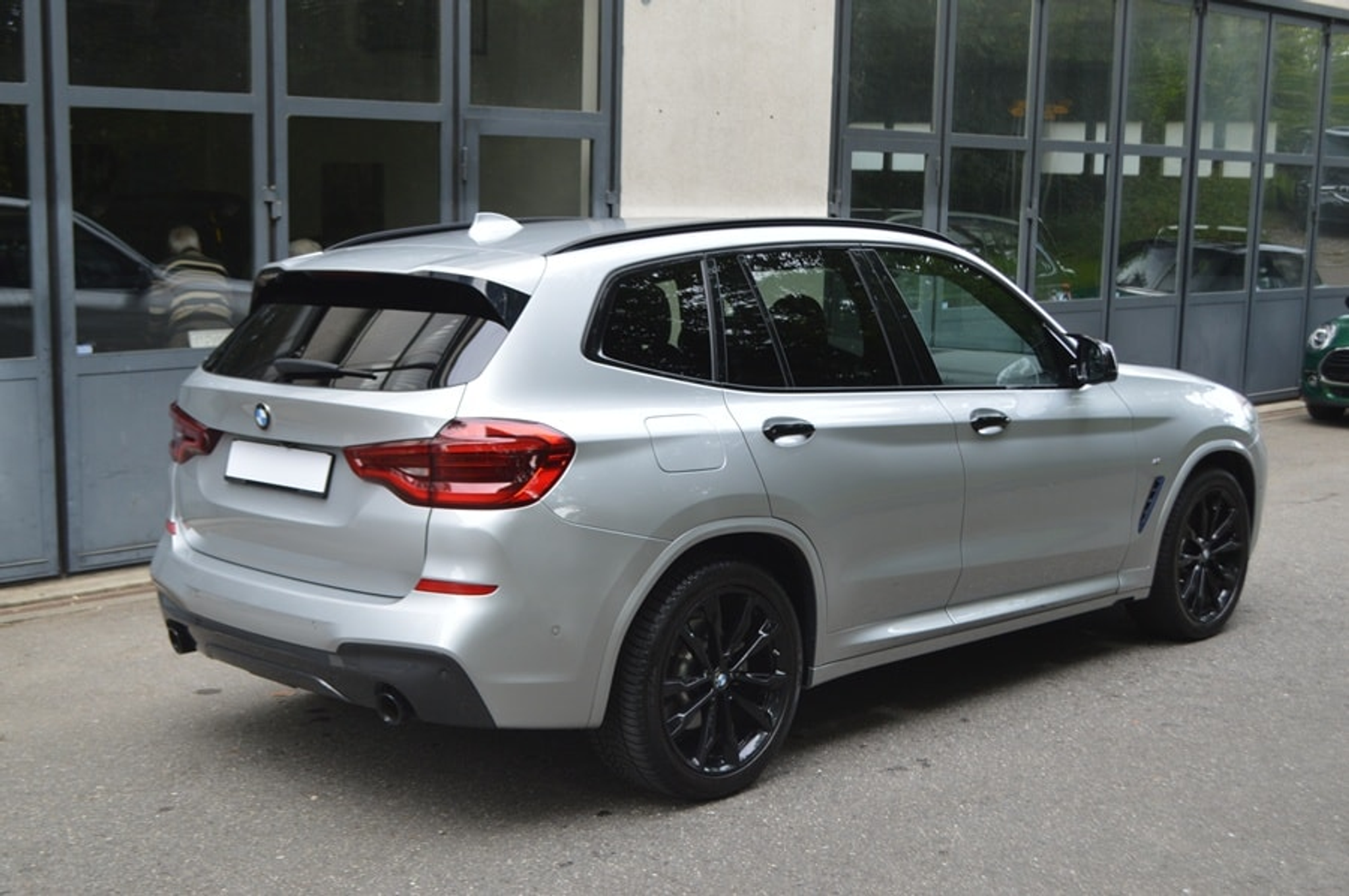 listing desktop thumbnail image 15