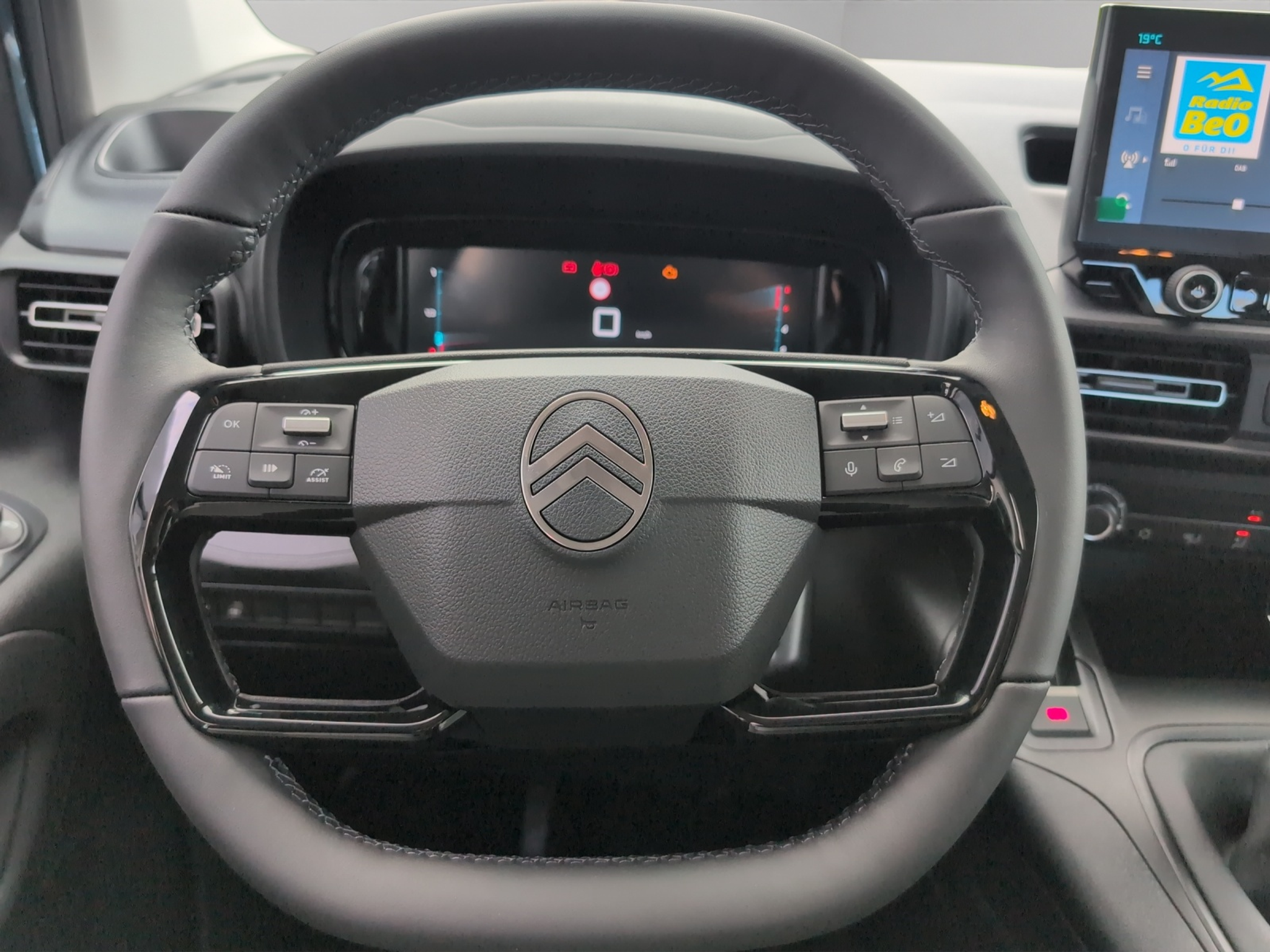 listing desktop thumbnail image 12