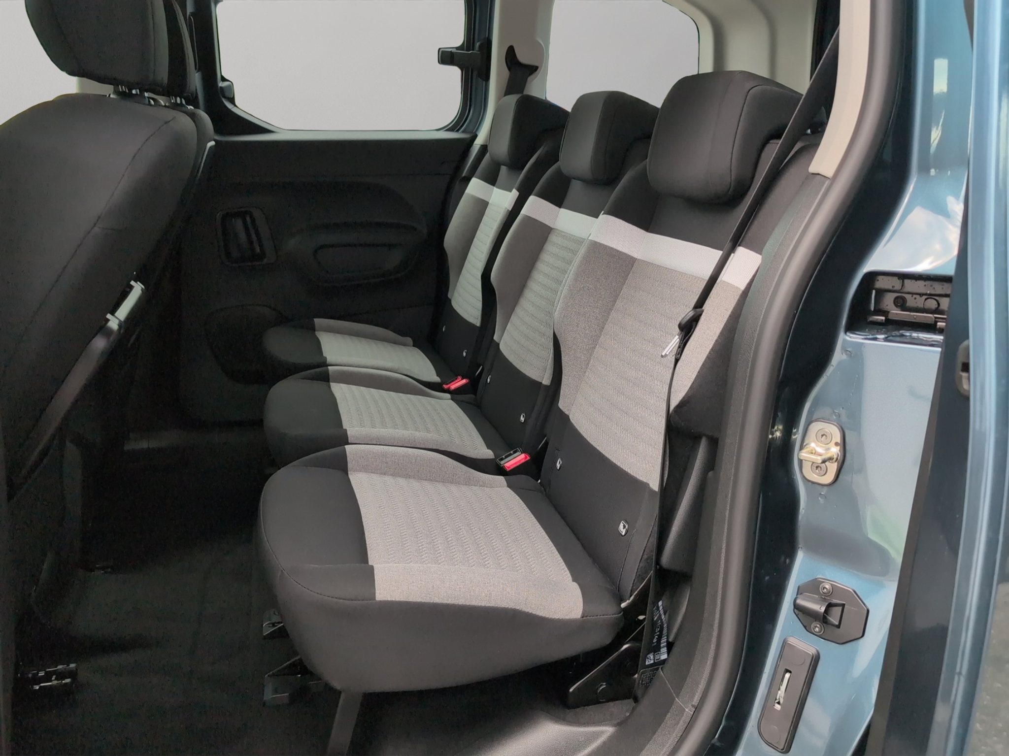 listing desktop thumbnail image 13