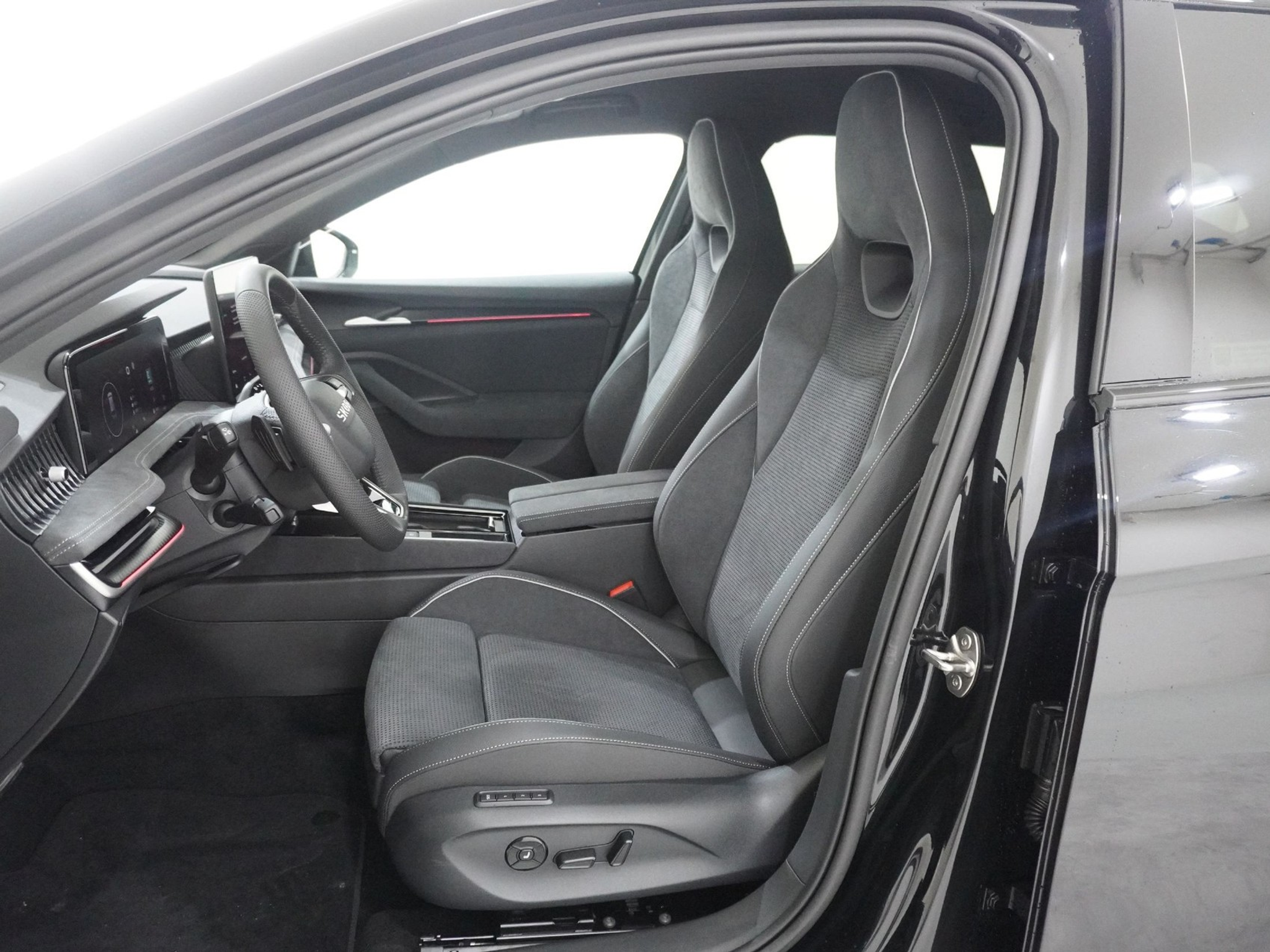 listing desktop thumbnail image 12