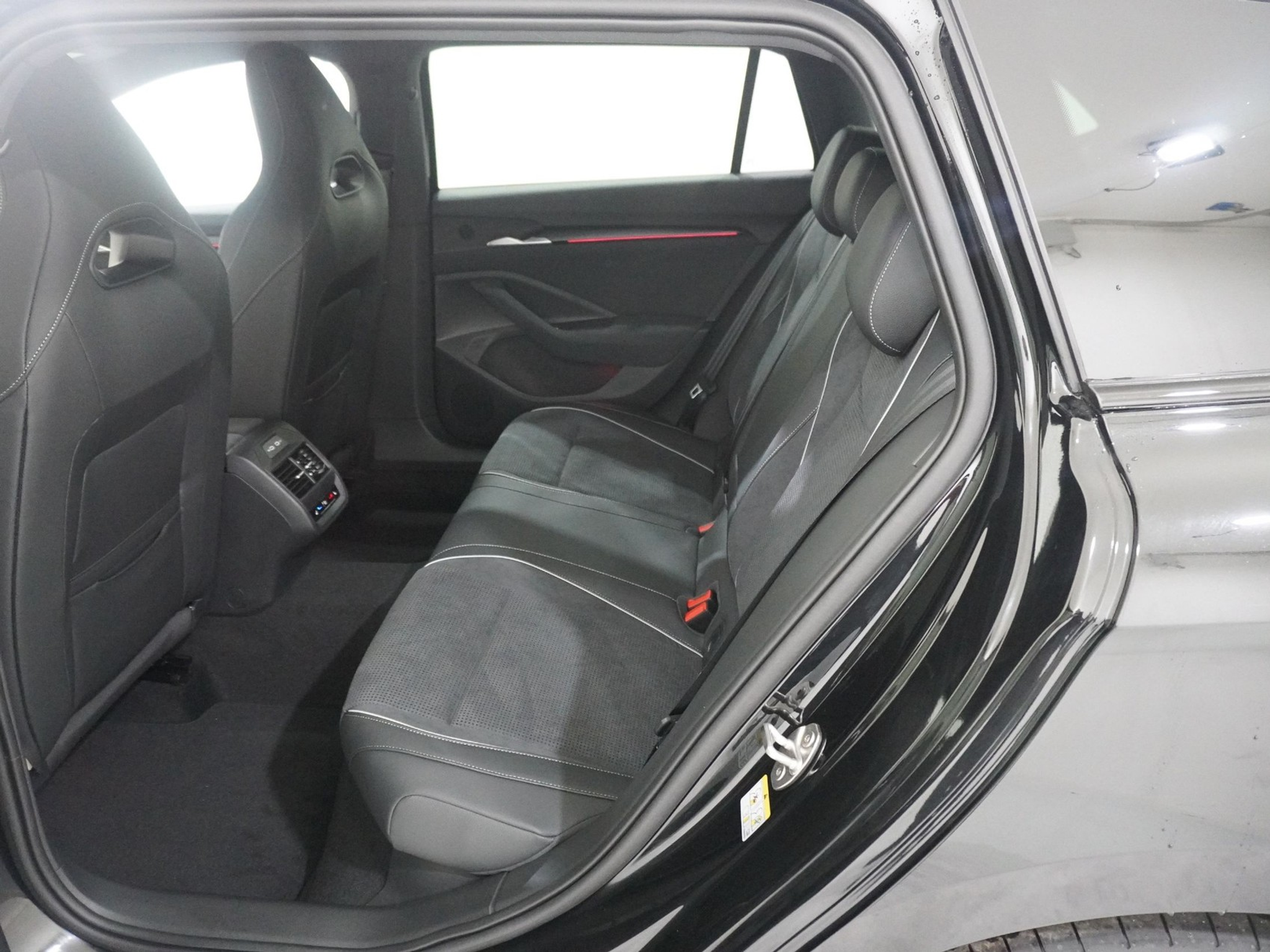 listing desktop thumbnail image 14