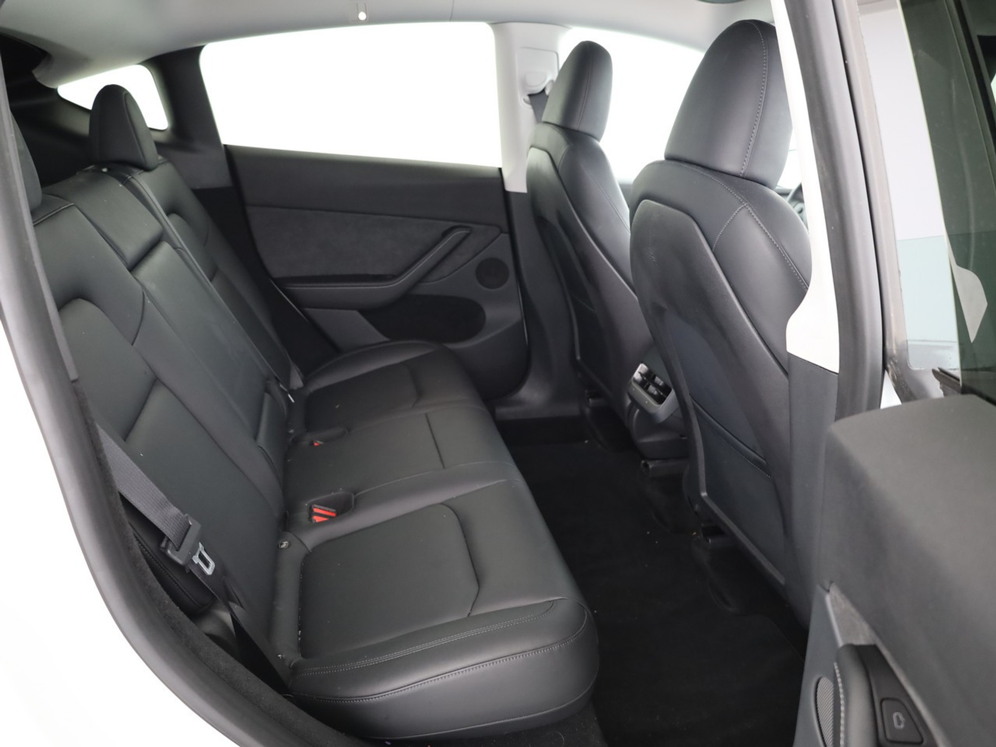 listing desktop thumbnail image 9