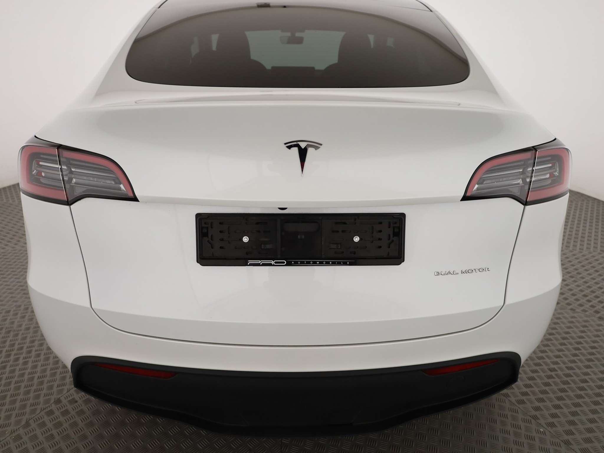 listing desktop thumbnail image 3