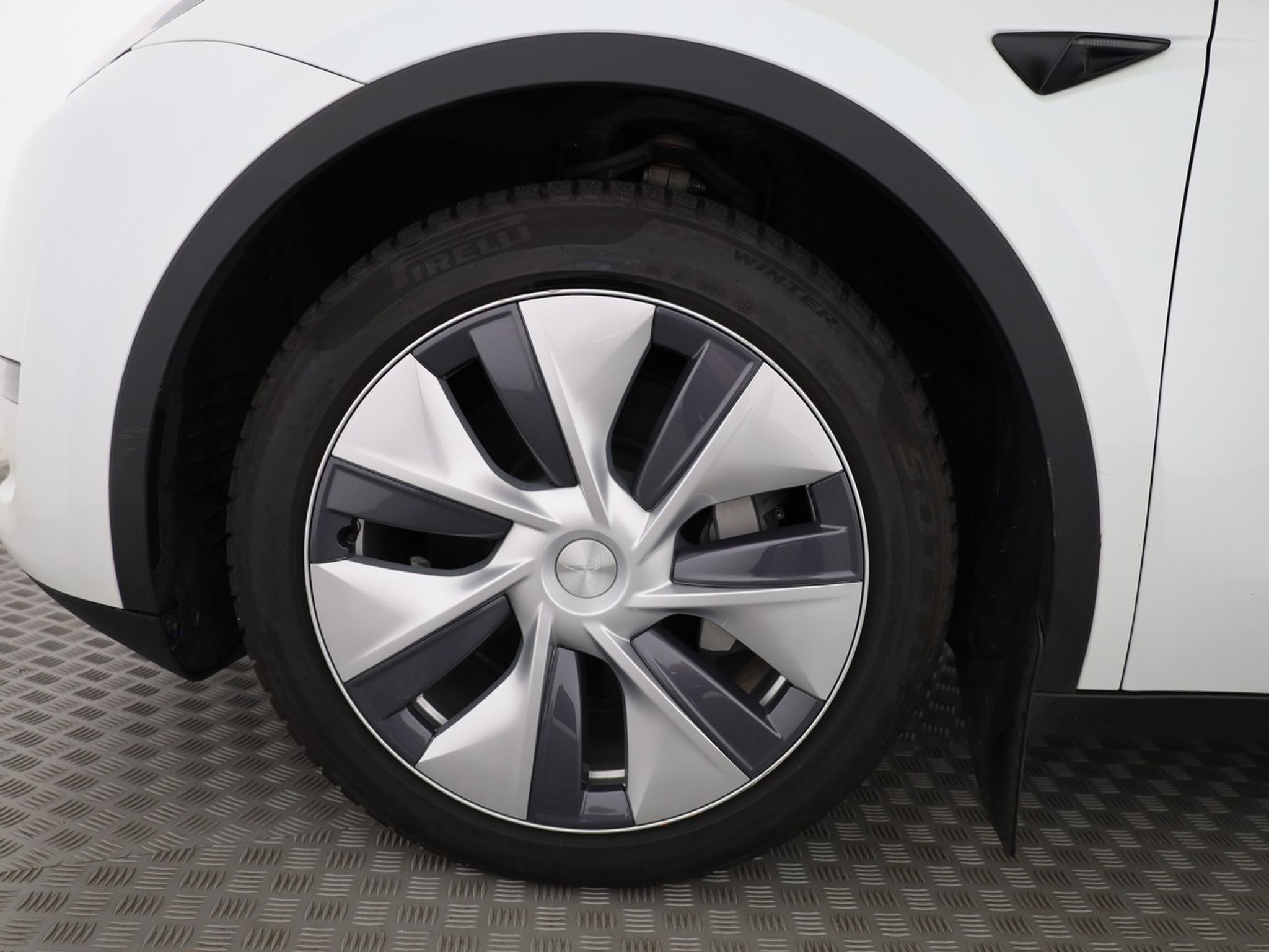 listing desktop thumbnail image 4