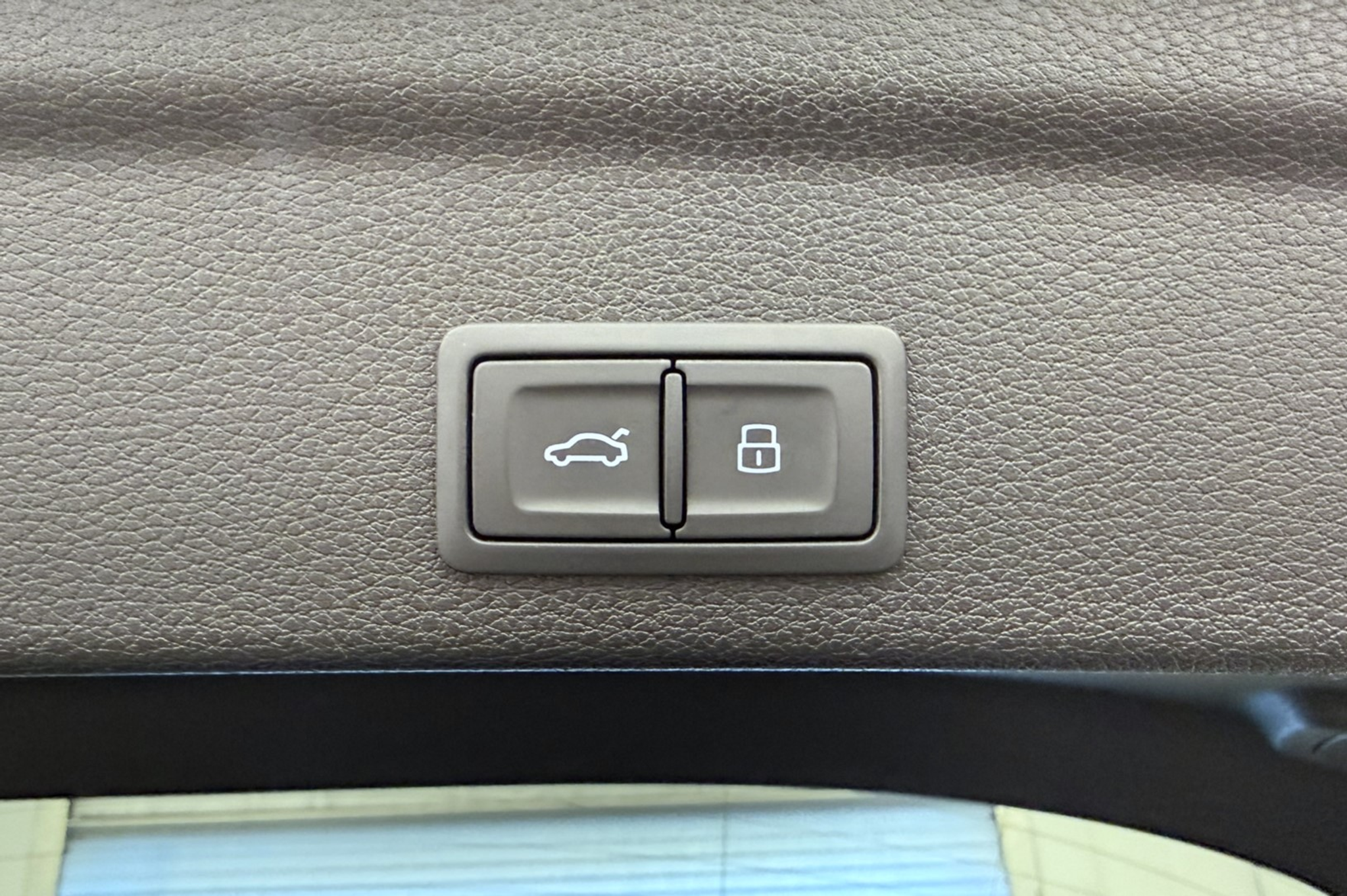 listing desktop thumbnail image 23