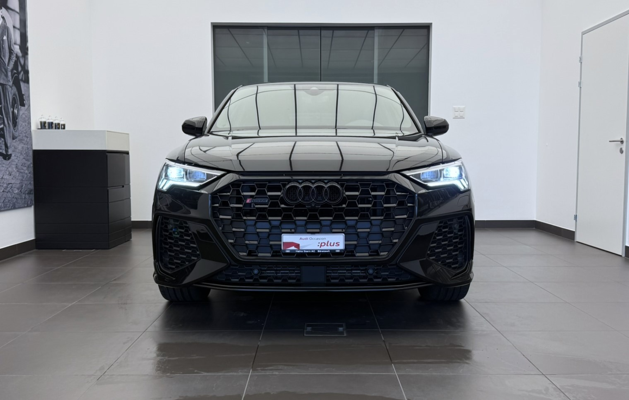 listing desktop thumbnail image 1