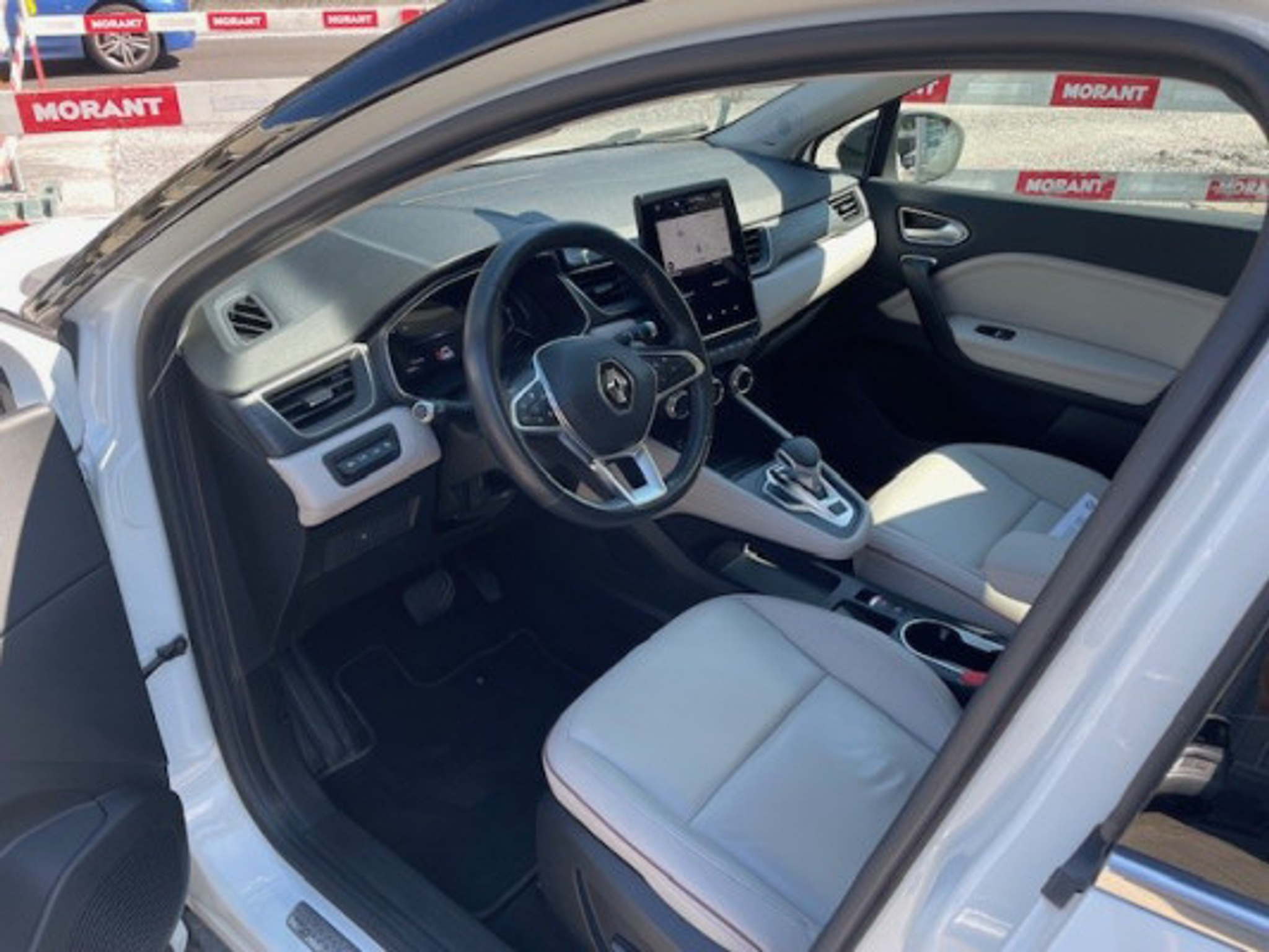 listing desktop thumbnail image 4