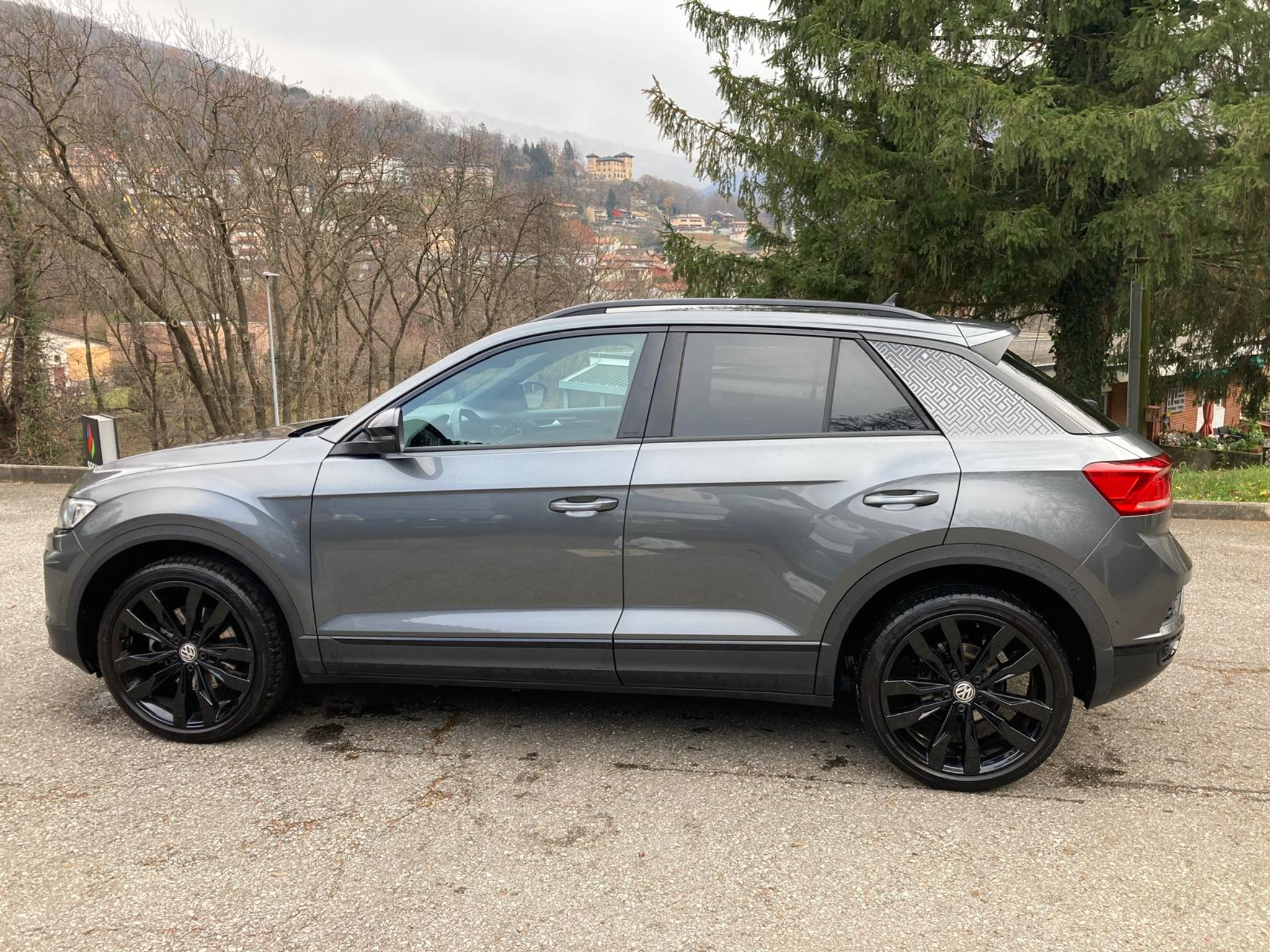 listing desktop thumbnail image 3