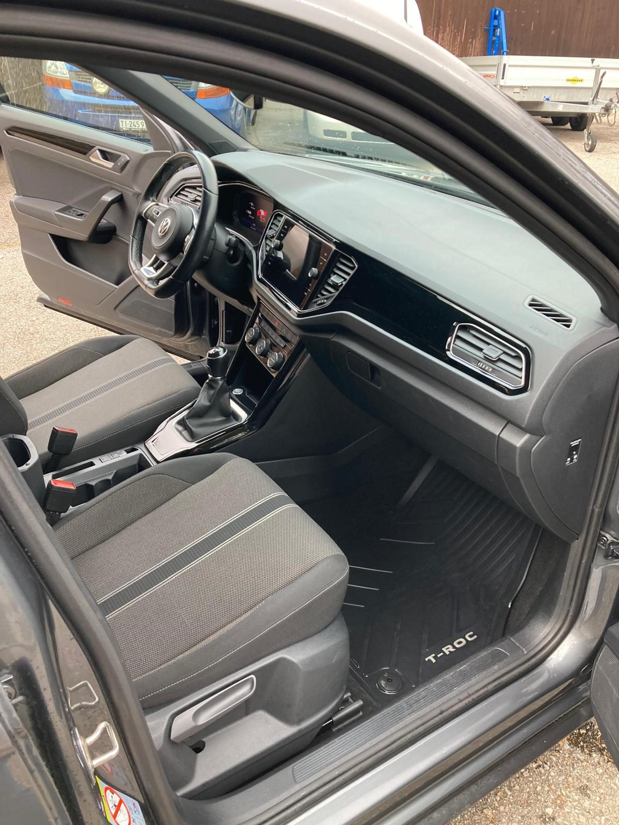 listing desktop thumbnail image 9