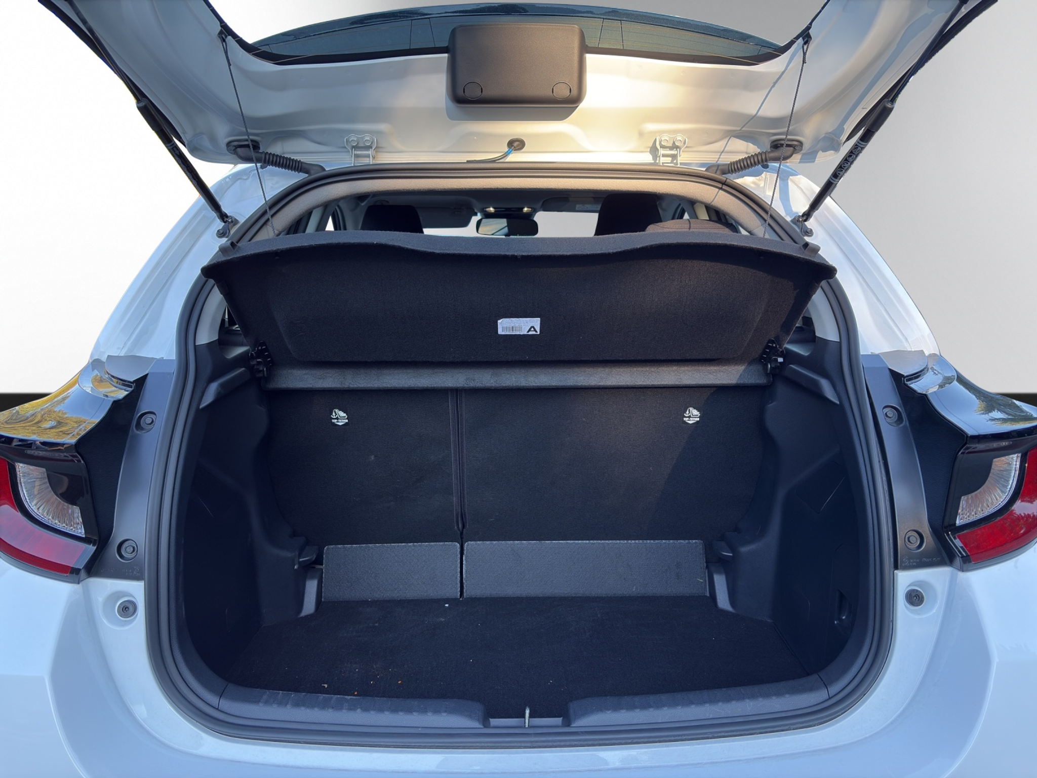 listing desktop thumbnail image 6