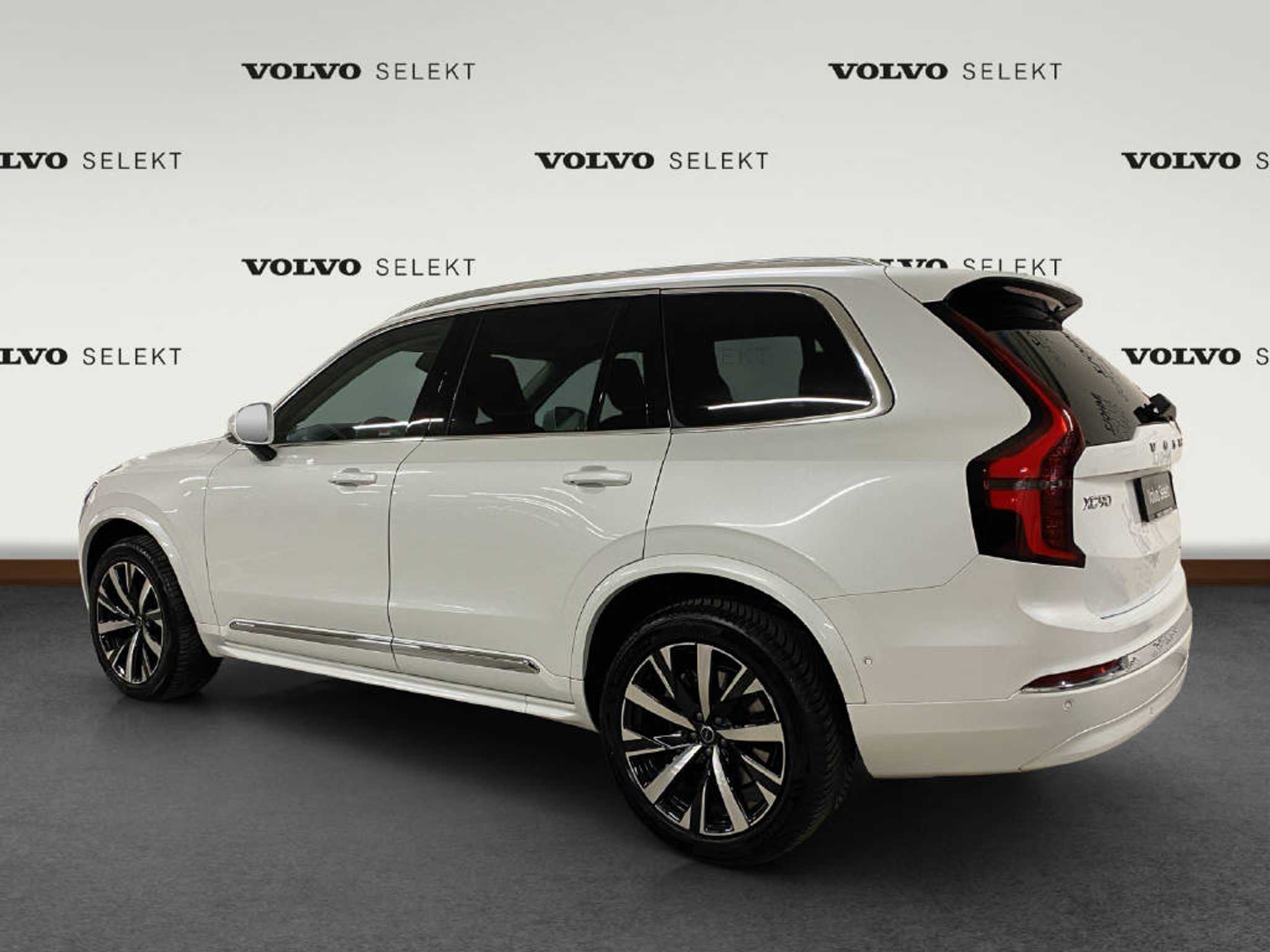 listing desktop thumbnail image 2