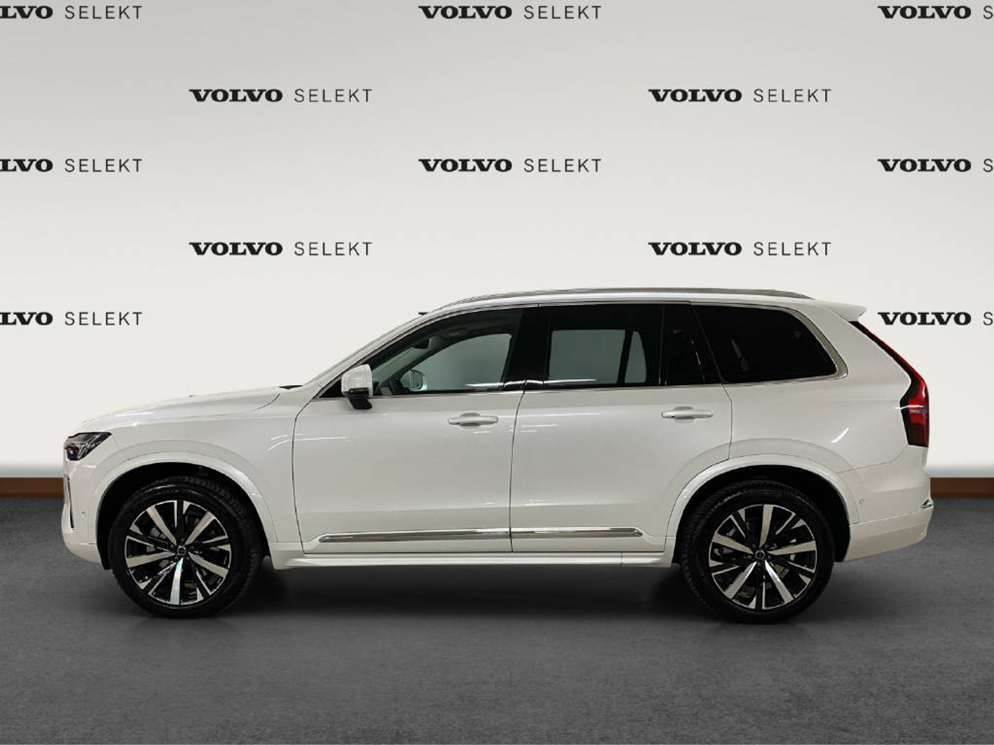 listing desktop thumbnail image 1