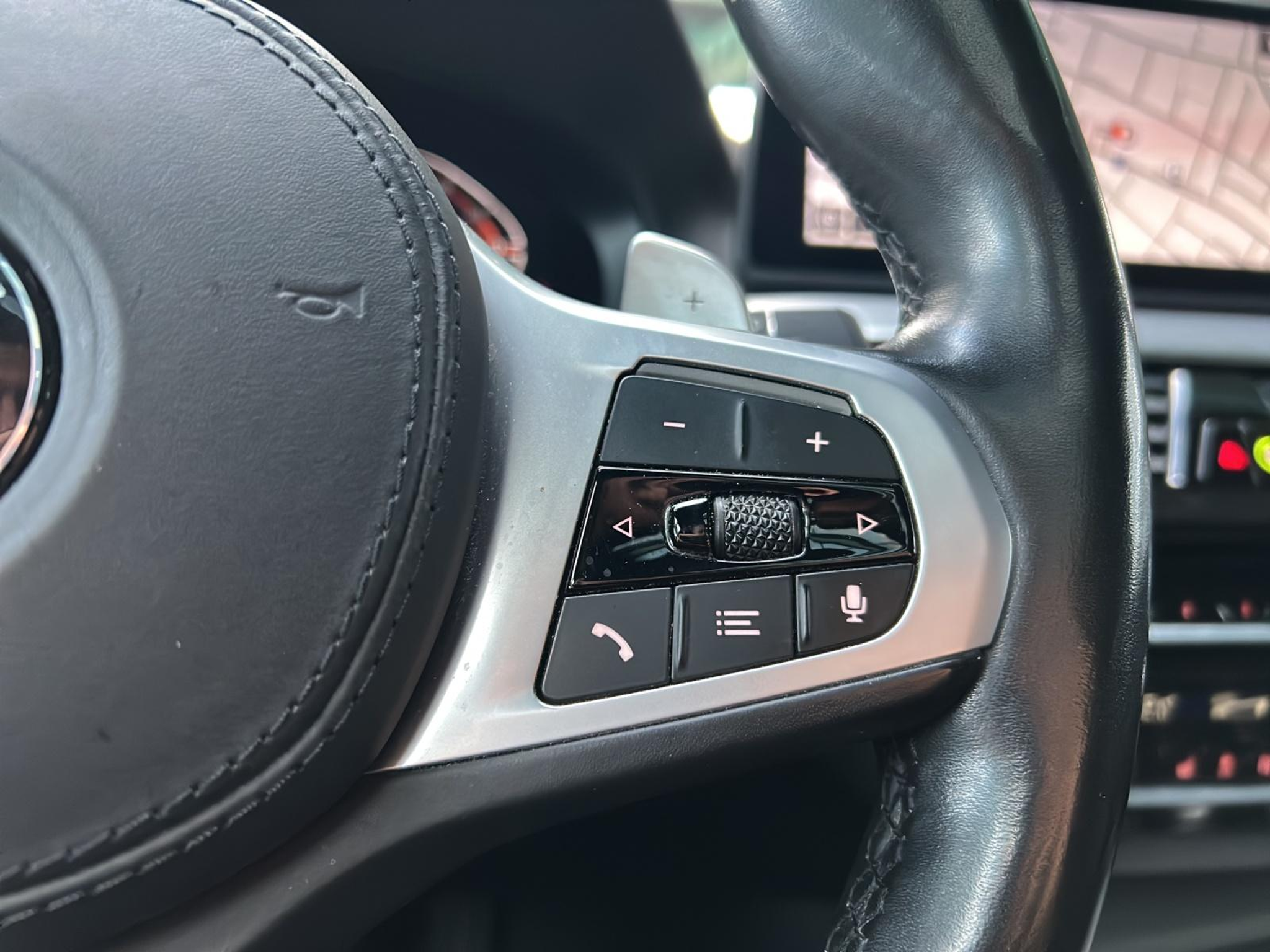 listing desktop thumbnail image 16