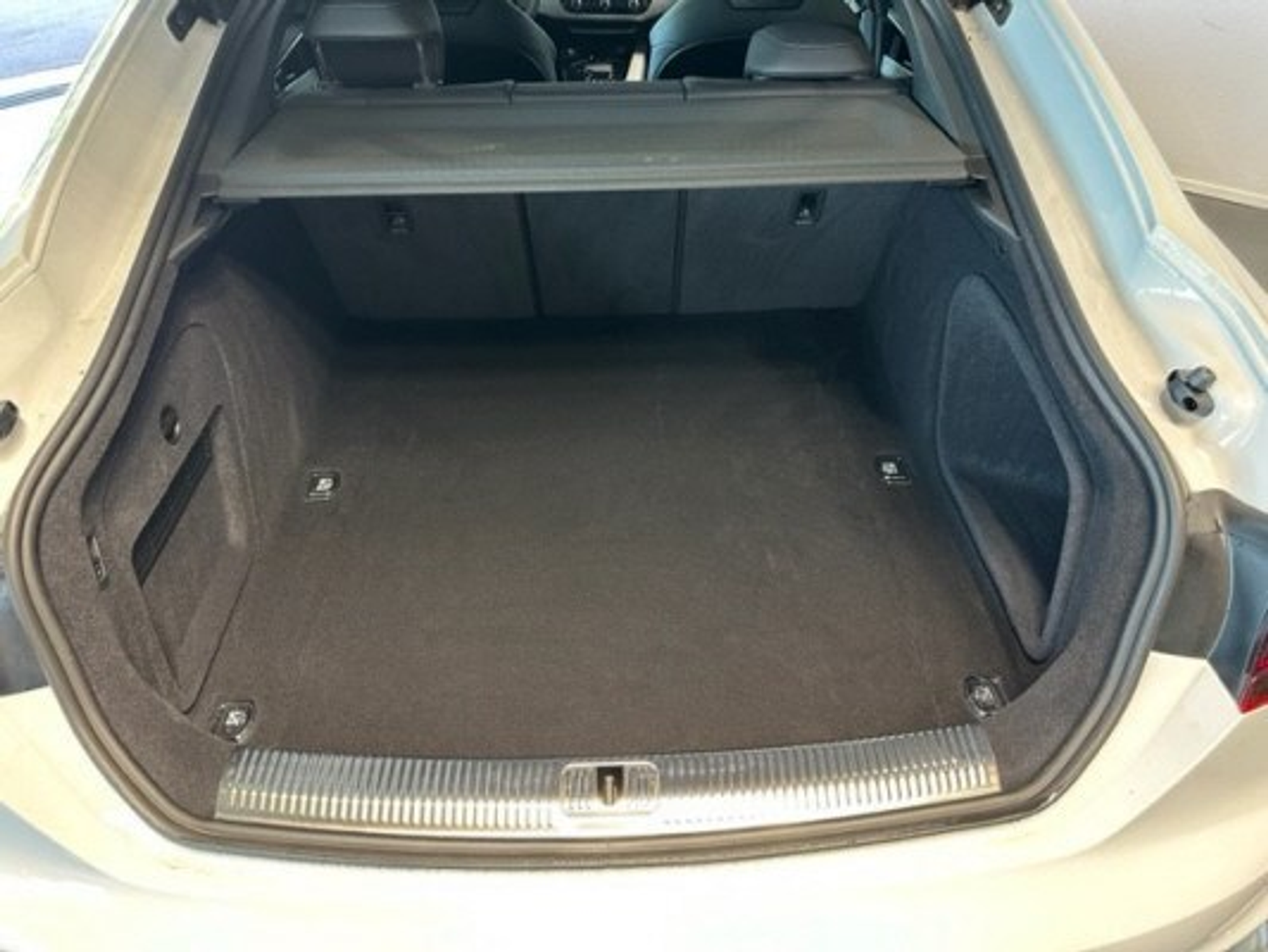 listing desktop thumbnail image 14