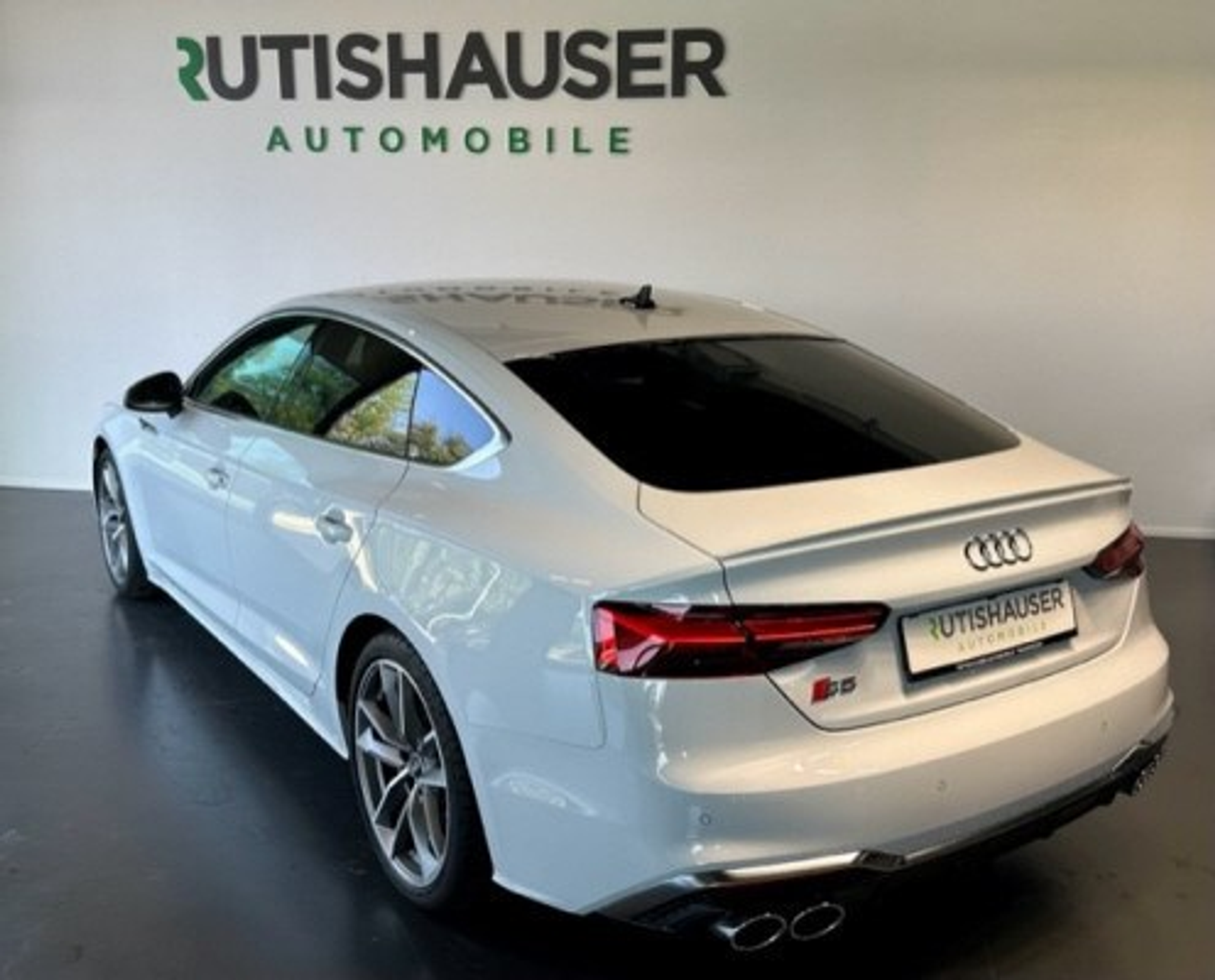 listing desktop thumbnail image 1