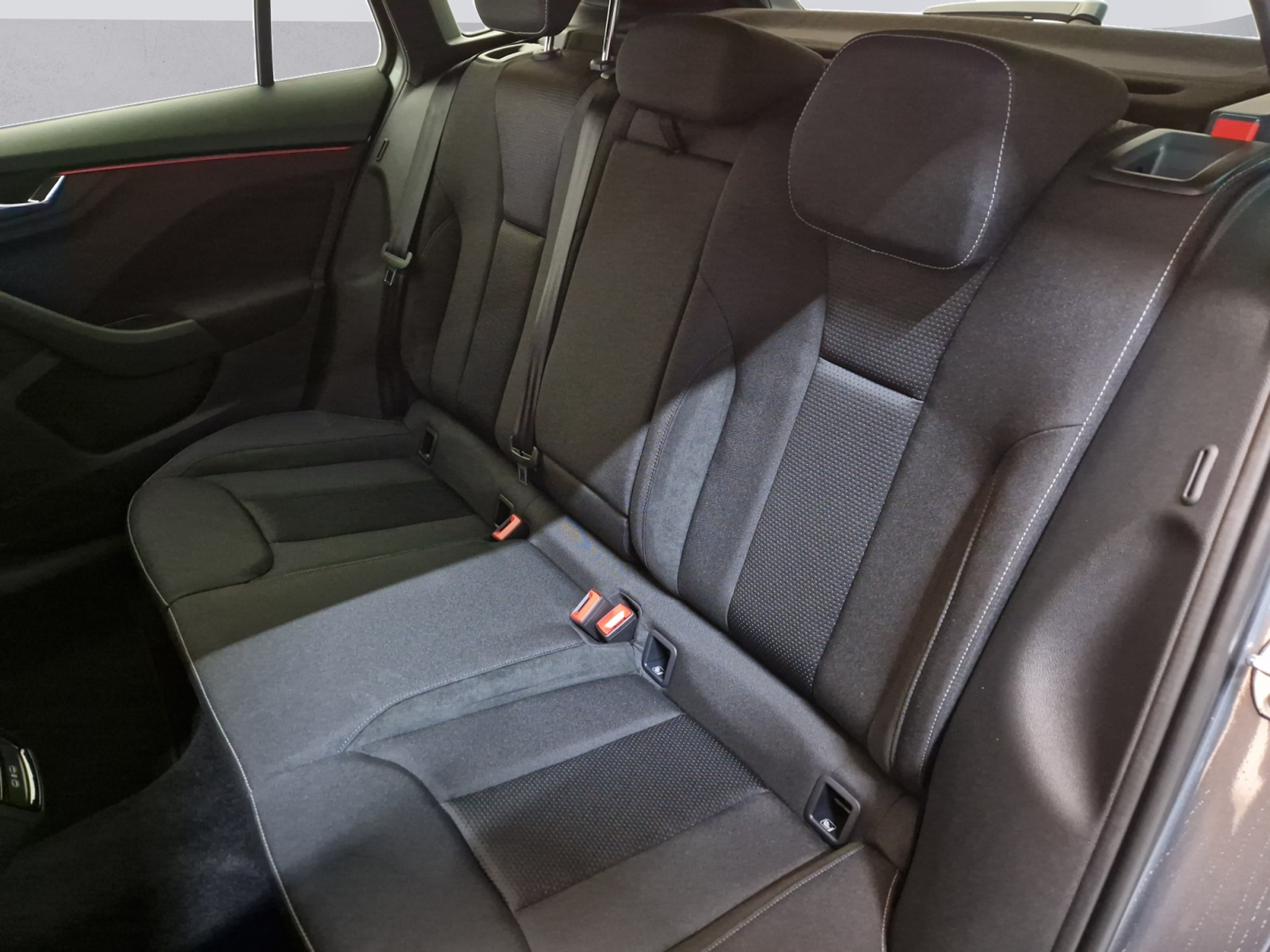 listing desktop thumbnail image 12