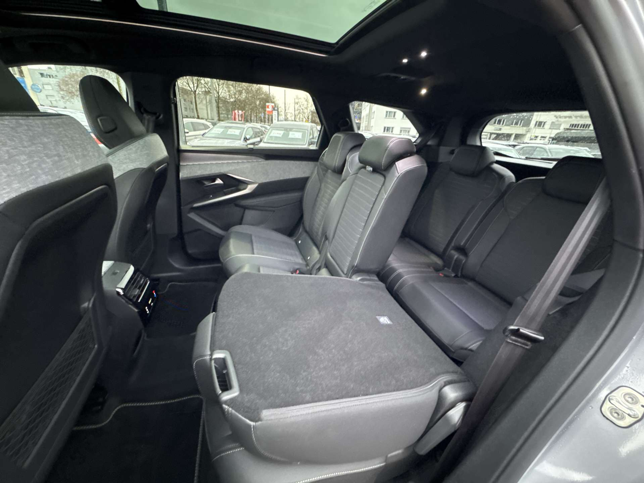 listing desktop thumbnail image 6