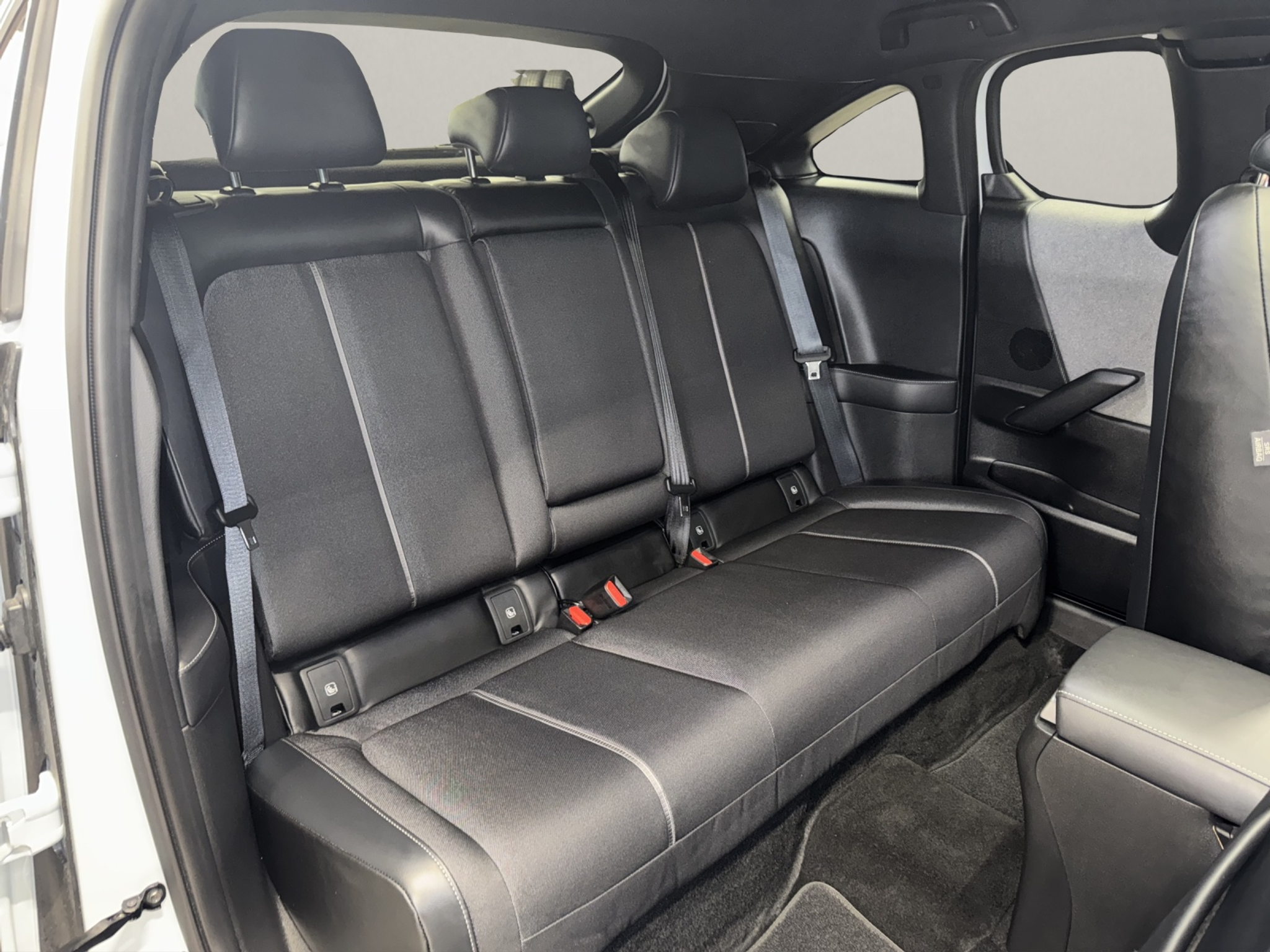 listing desktop thumbnail image 11