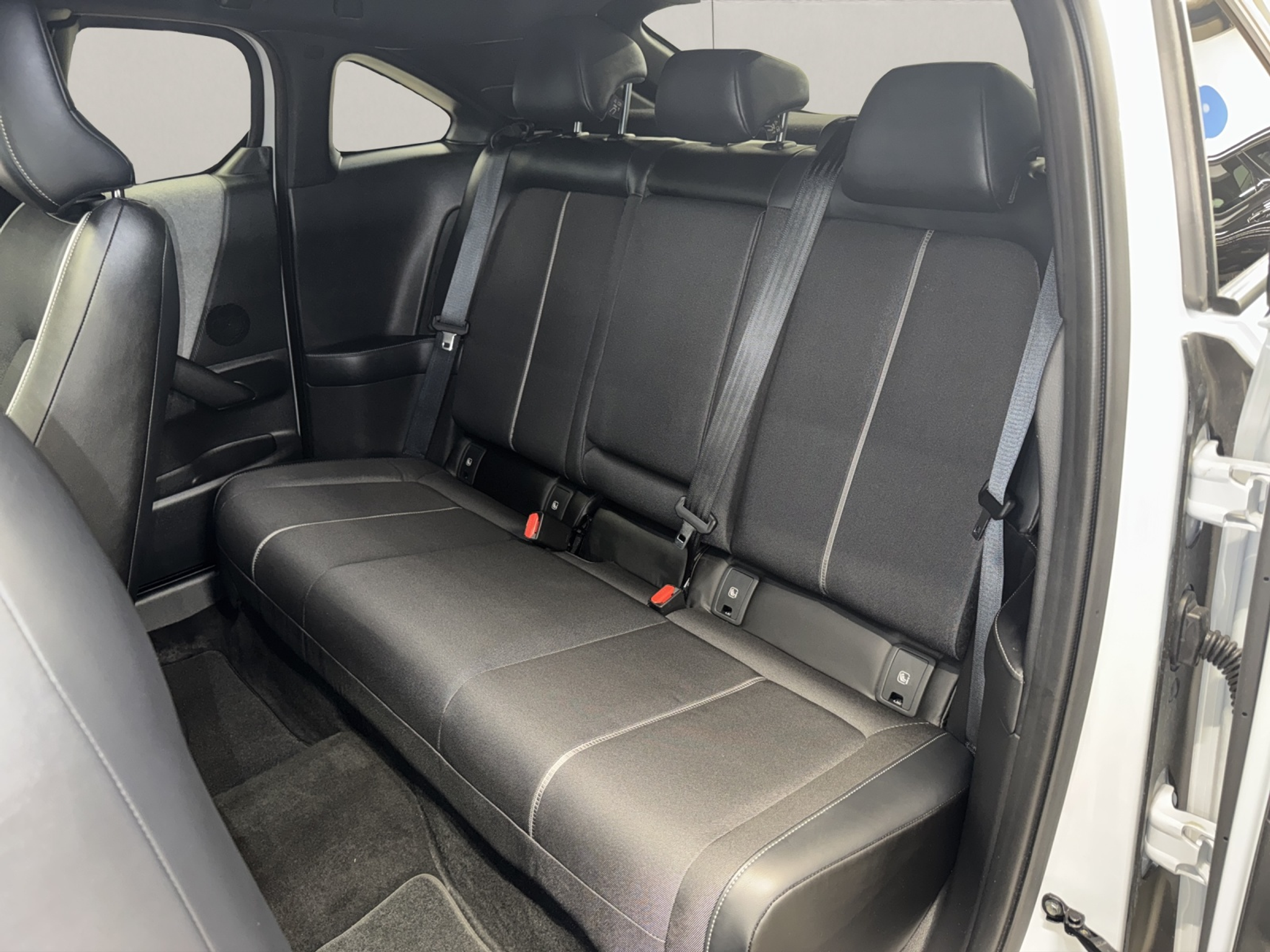 listing desktop thumbnail image 12