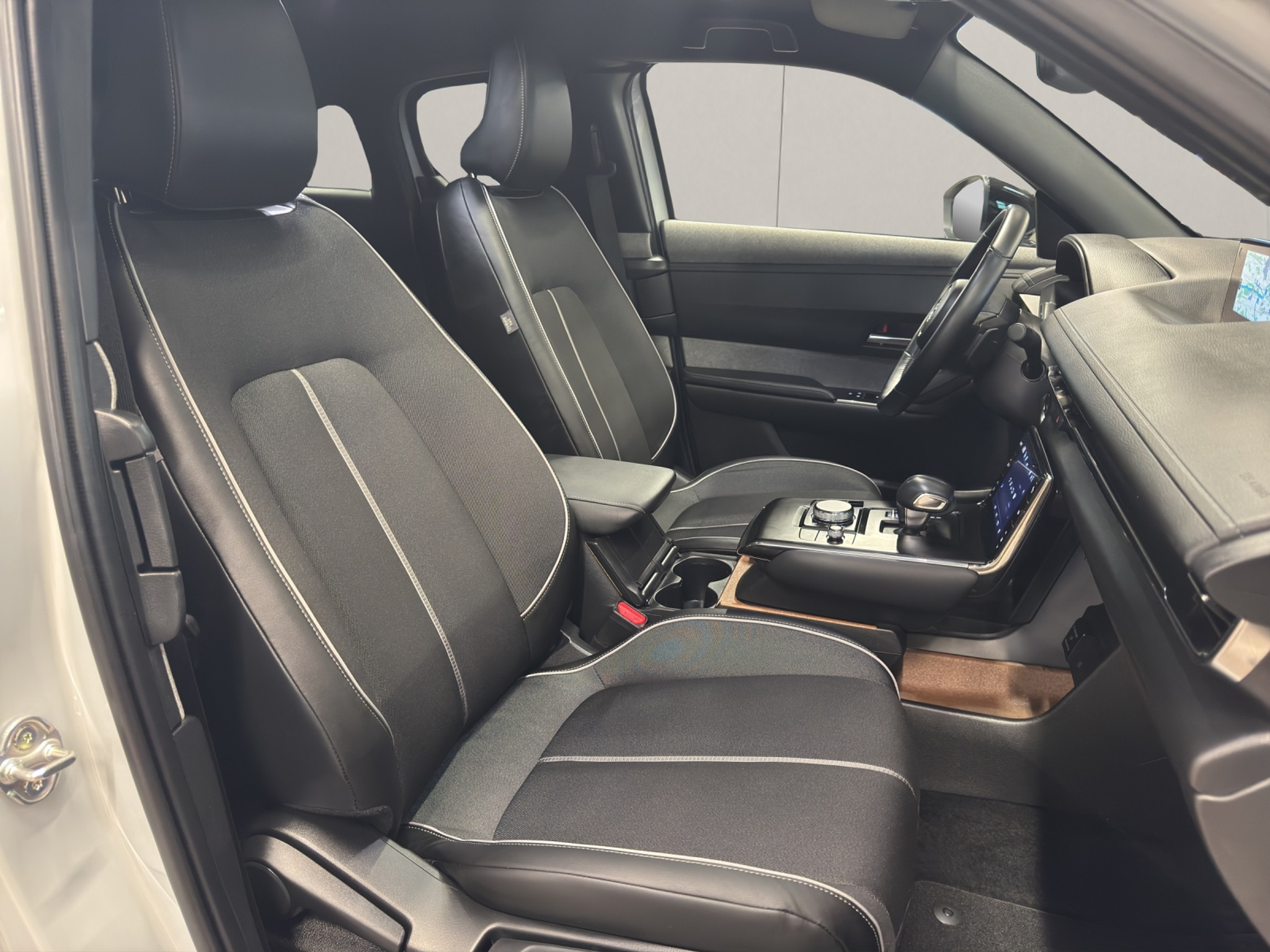 listing desktop thumbnail image 8