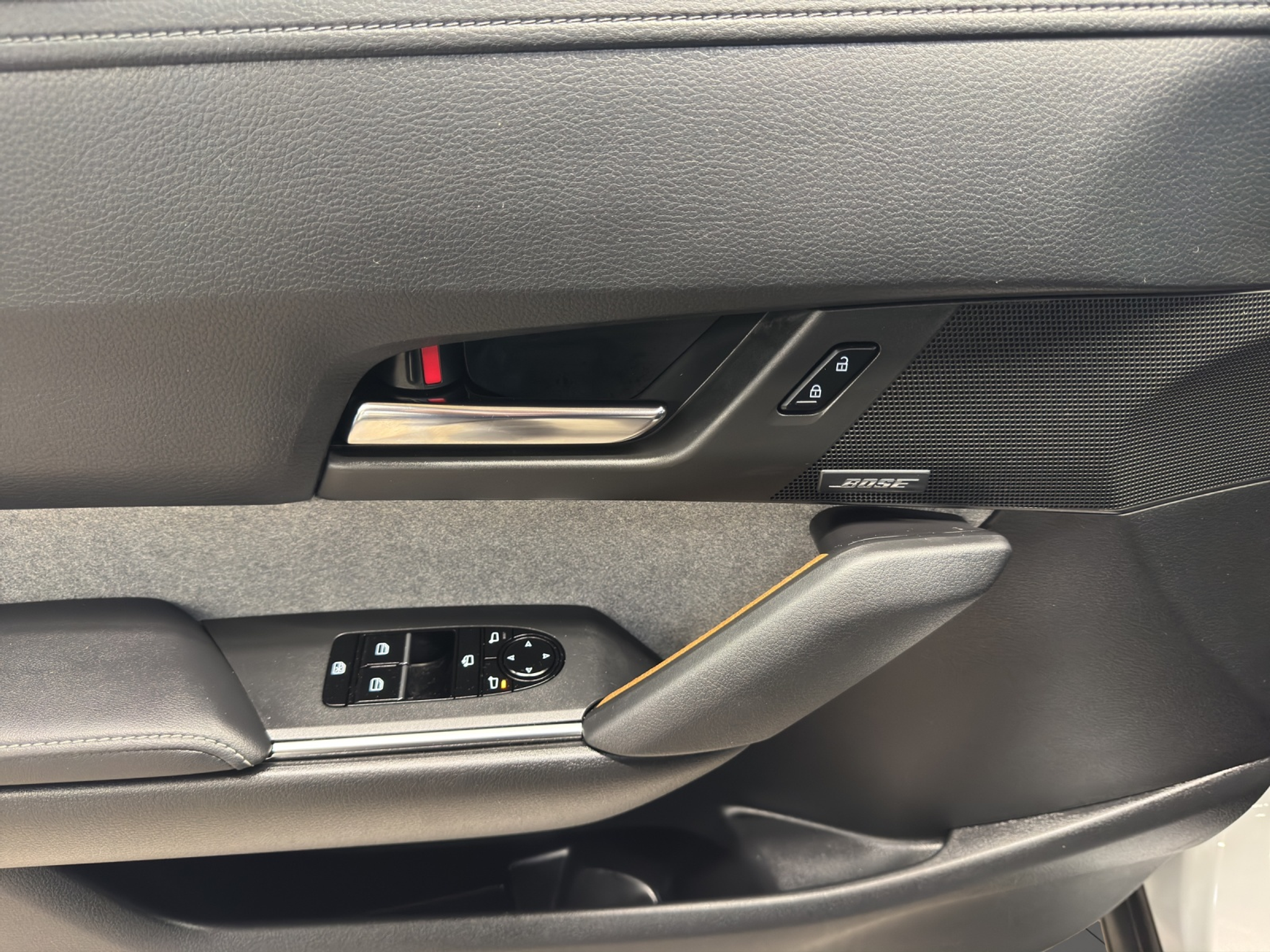 listing desktop thumbnail image 10