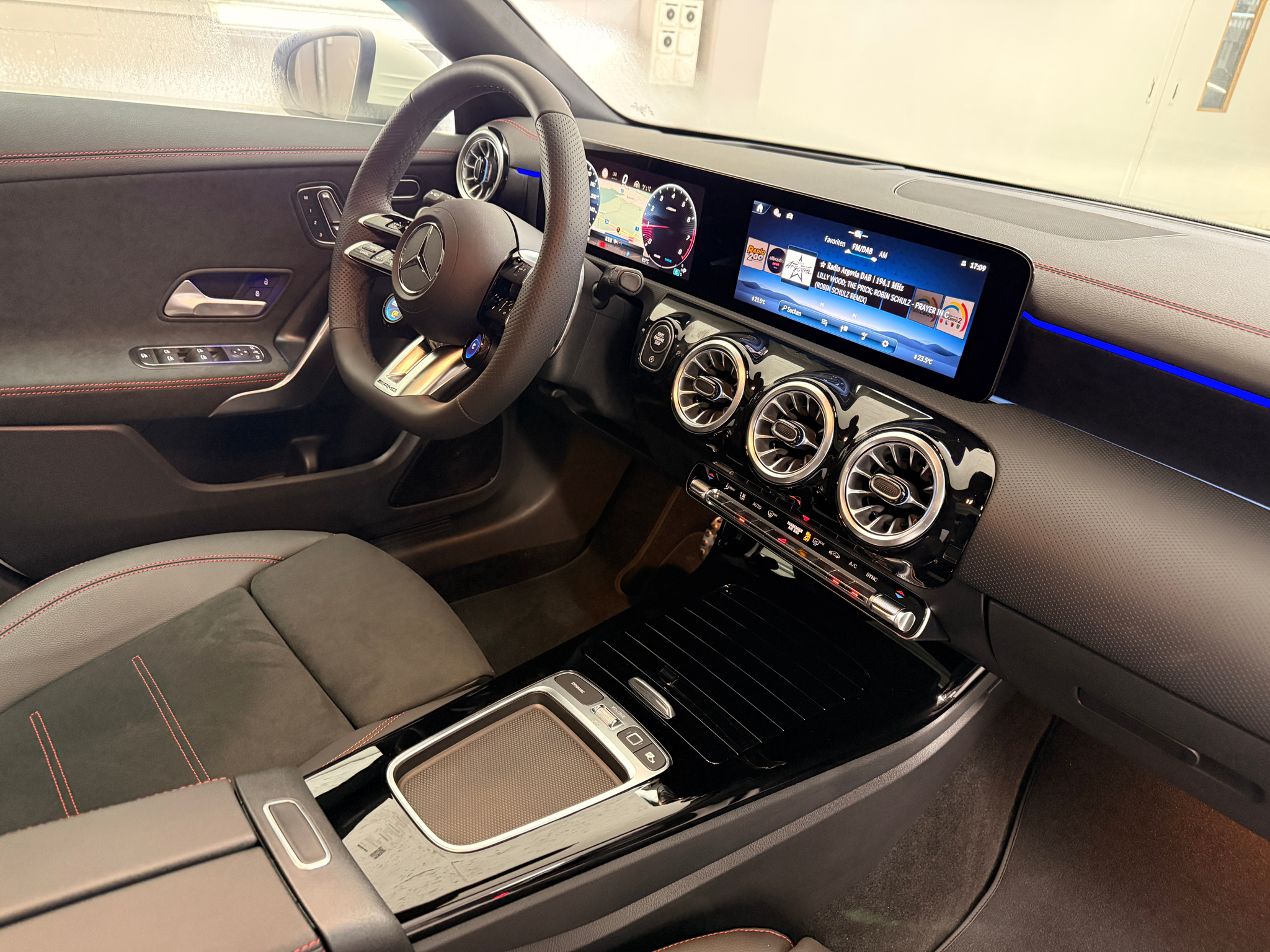 listing desktop thumbnail image 11