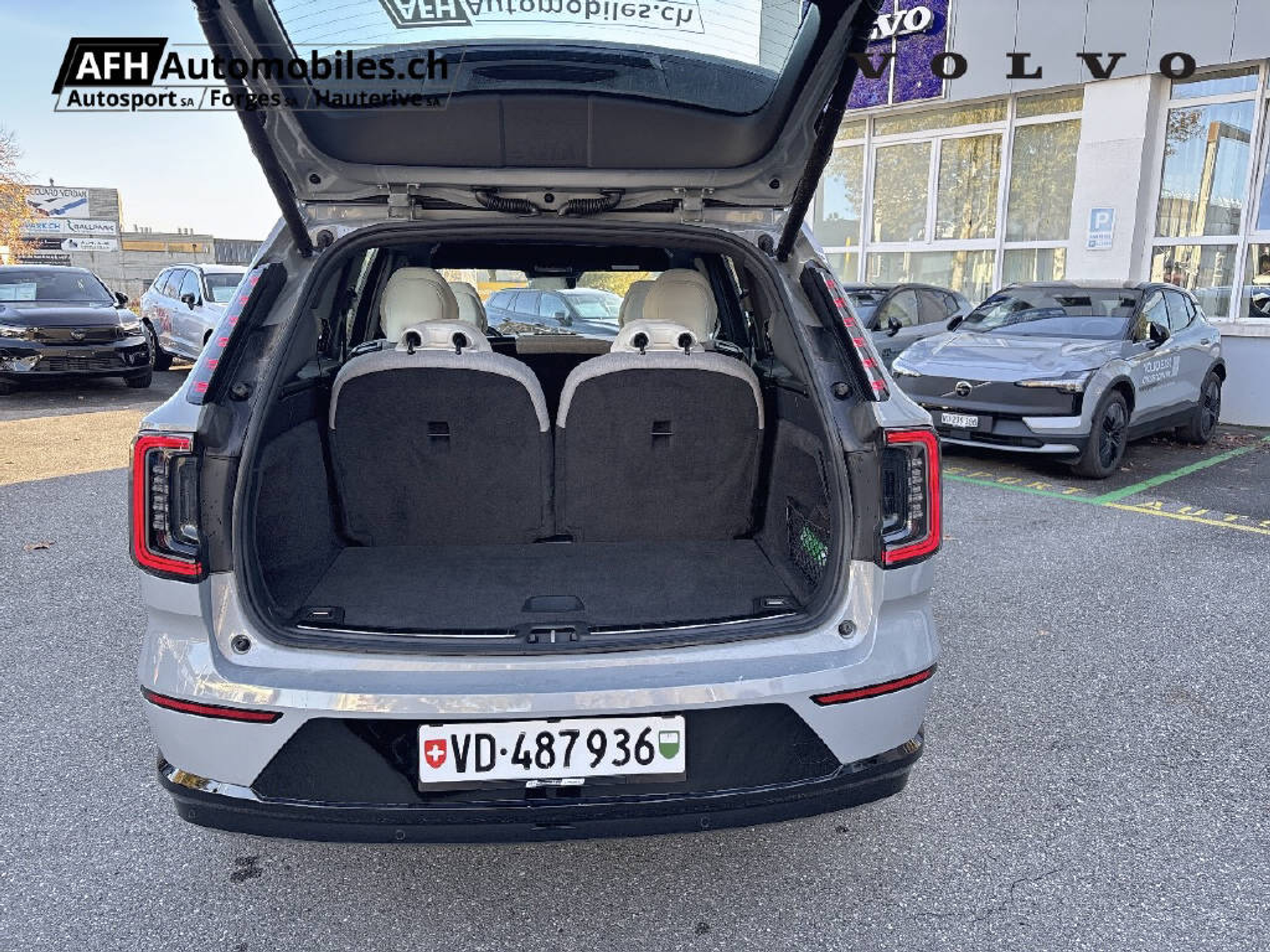 listing desktop thumbnail image 9