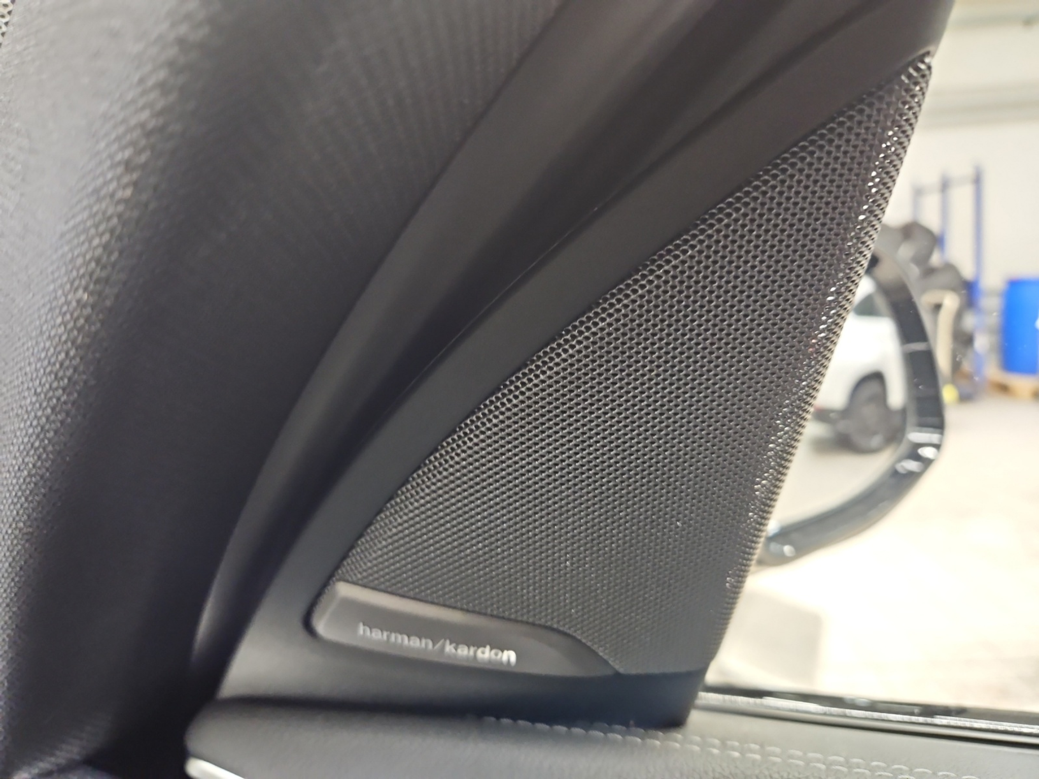 listing desktop thumbnail image 16