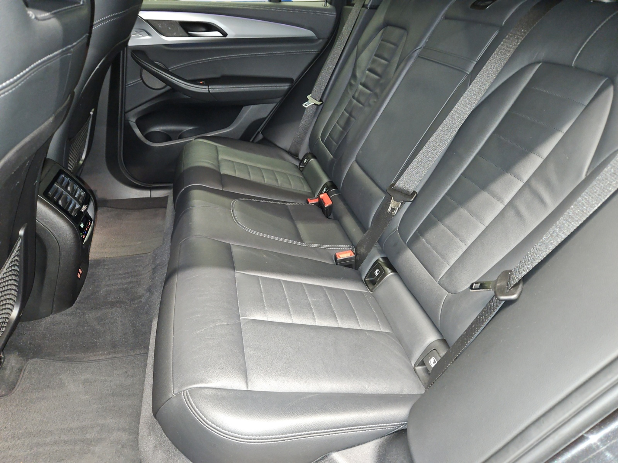 listing desktop thumbnail image 10