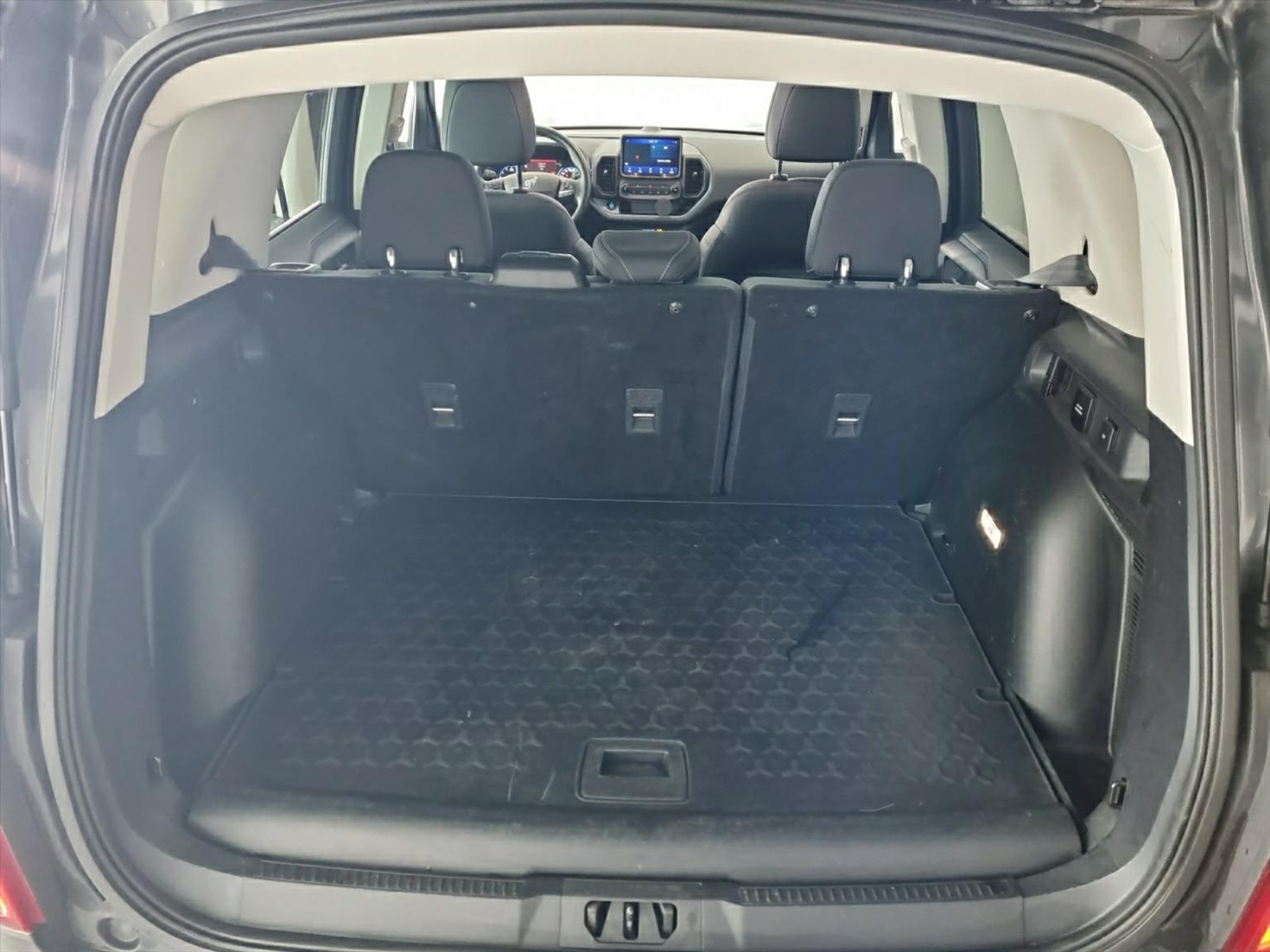 listing desktop thumbnail image 12