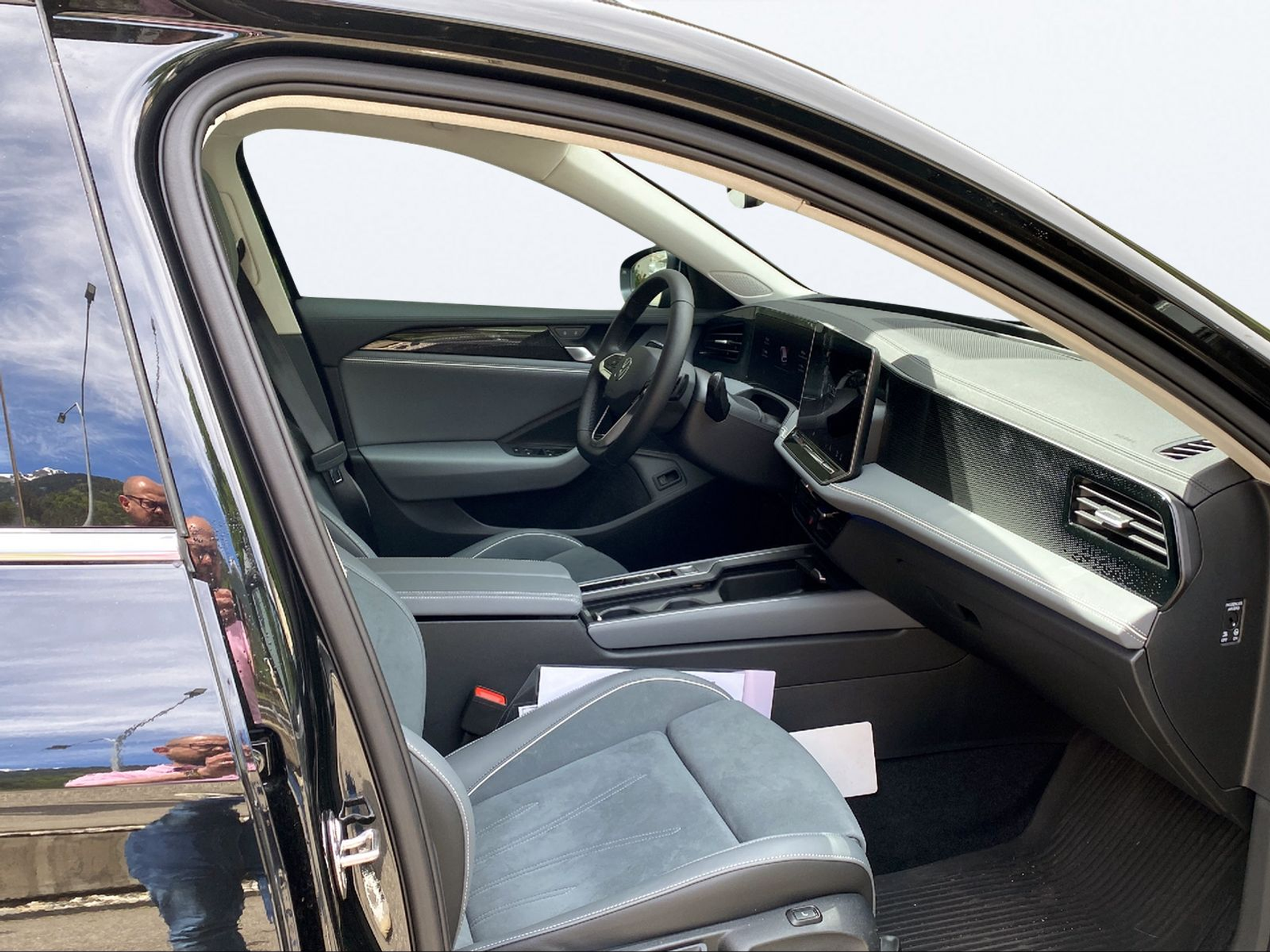 listing desktop thumbnail image 15