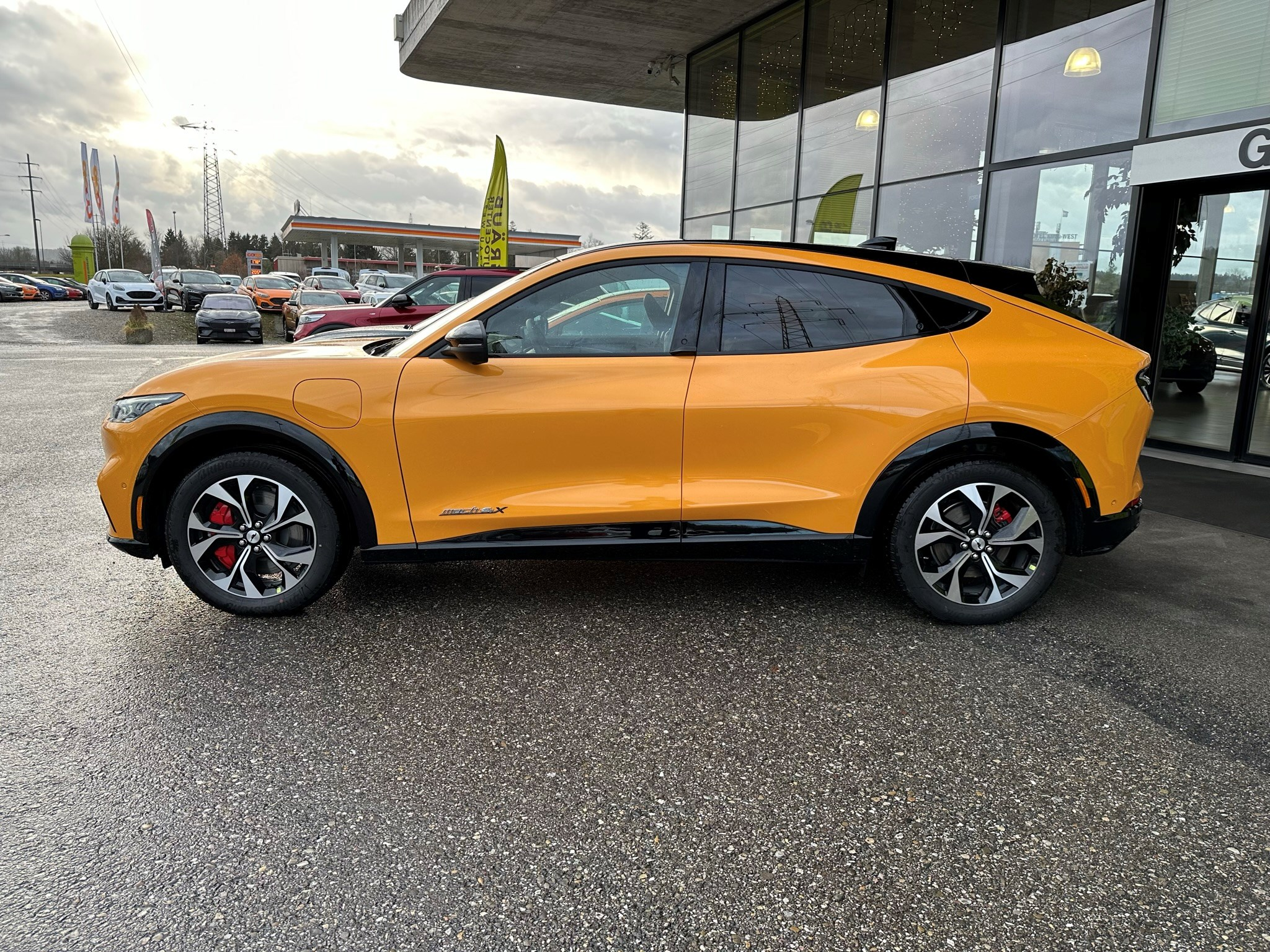 listing desktop thumbnail image 3