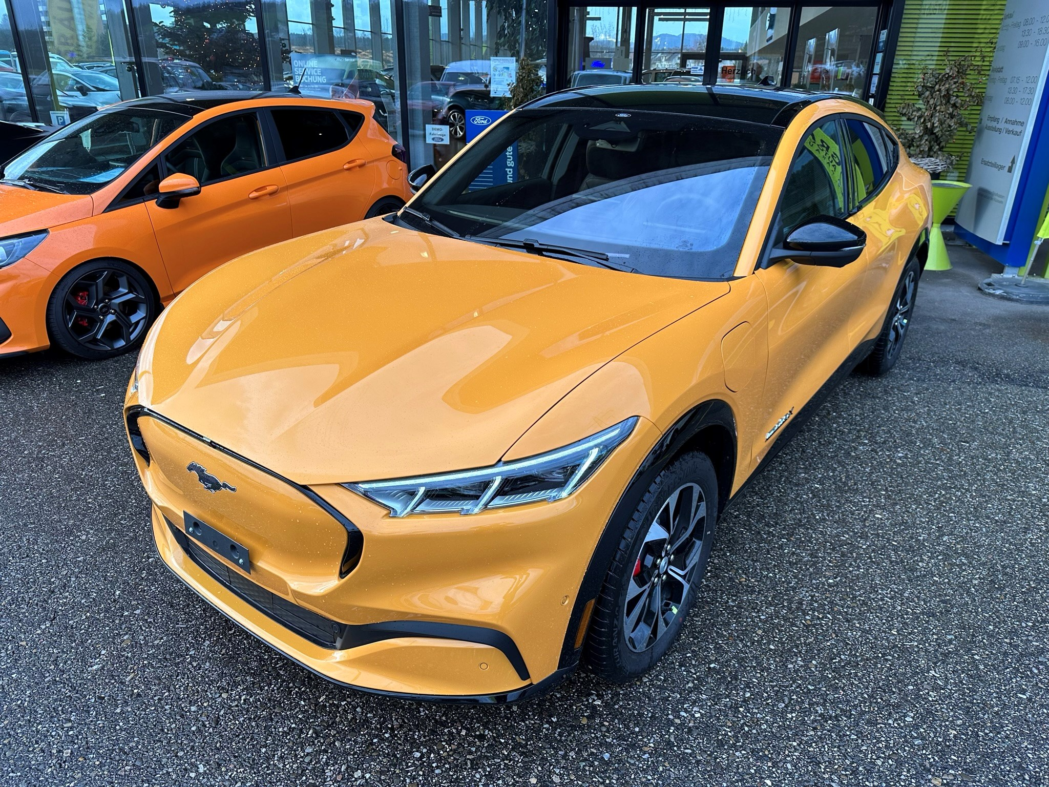 listing desktop thumbnail image 2