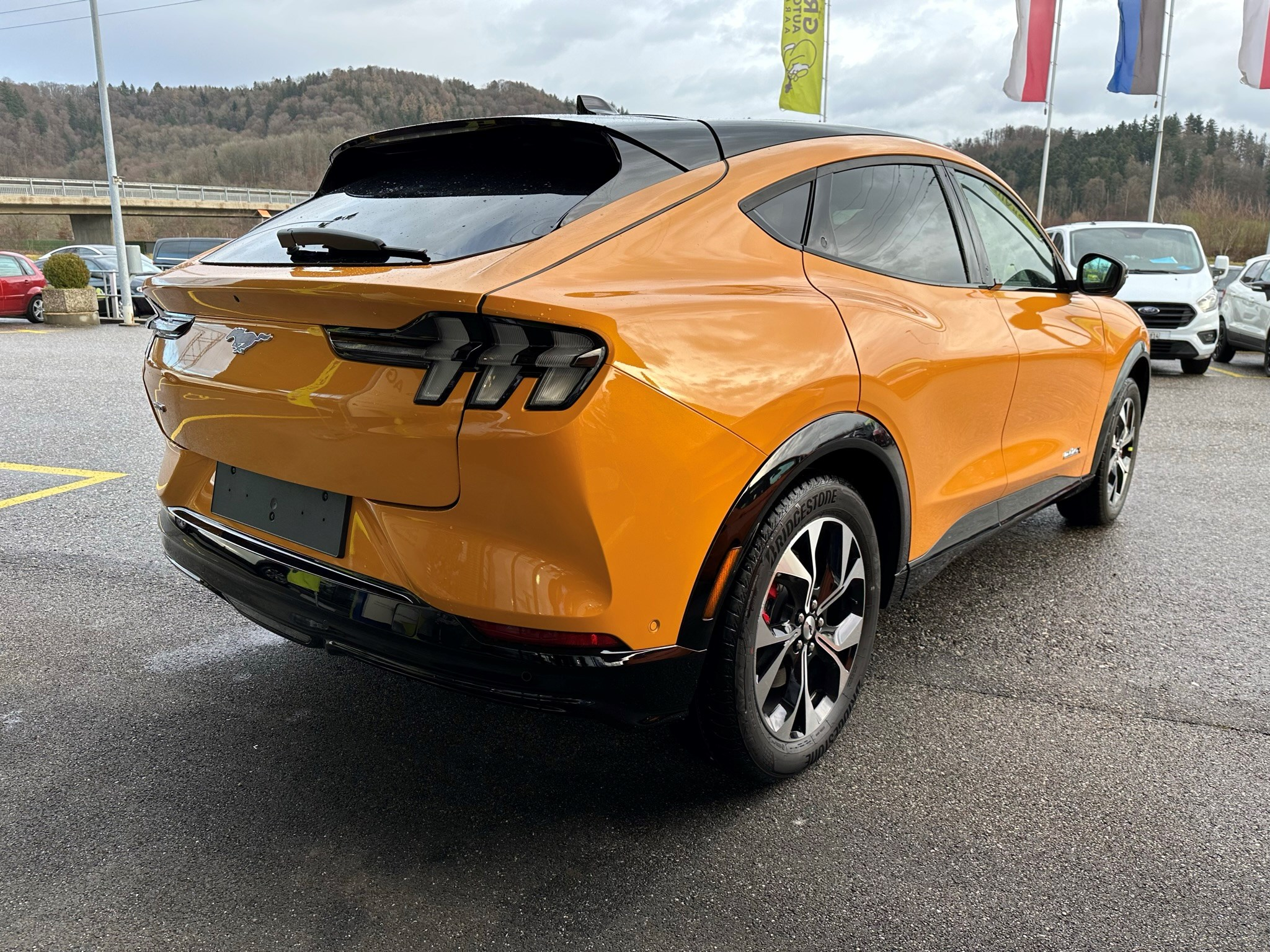 listing desktop thumbnail image 5