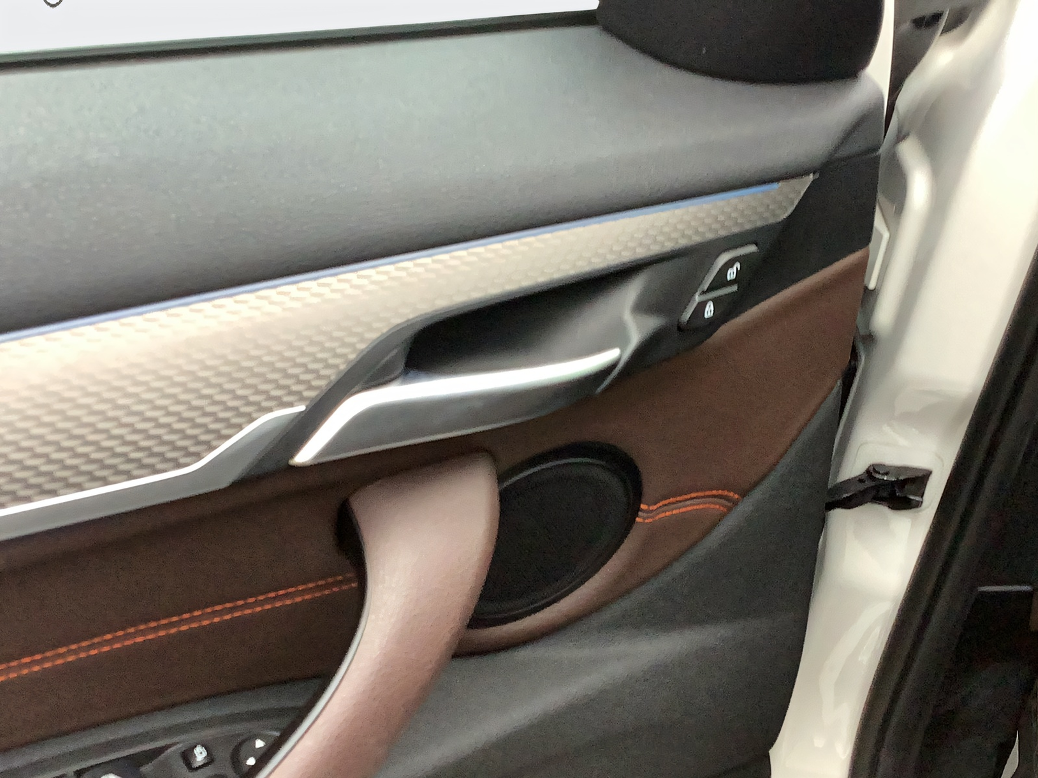 listing desktop thumbnail image 19