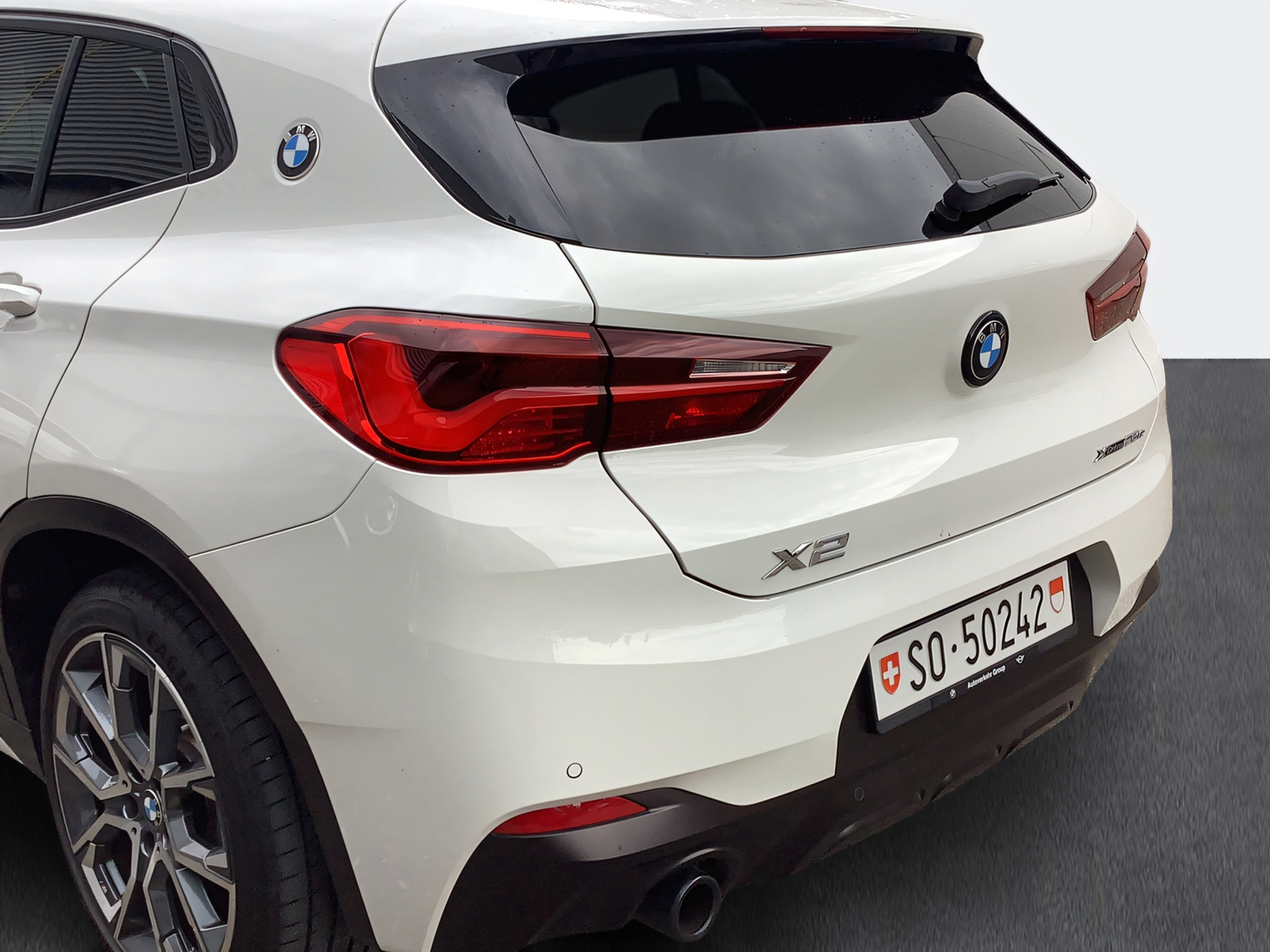 listing desktop thumbnail image 8