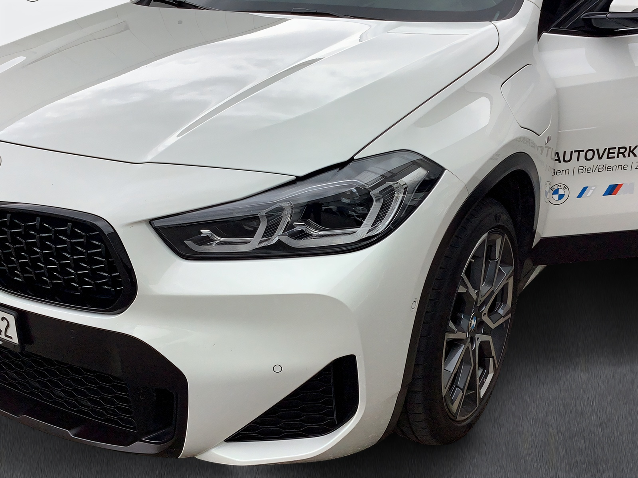 listing desktop thumbnail image 7