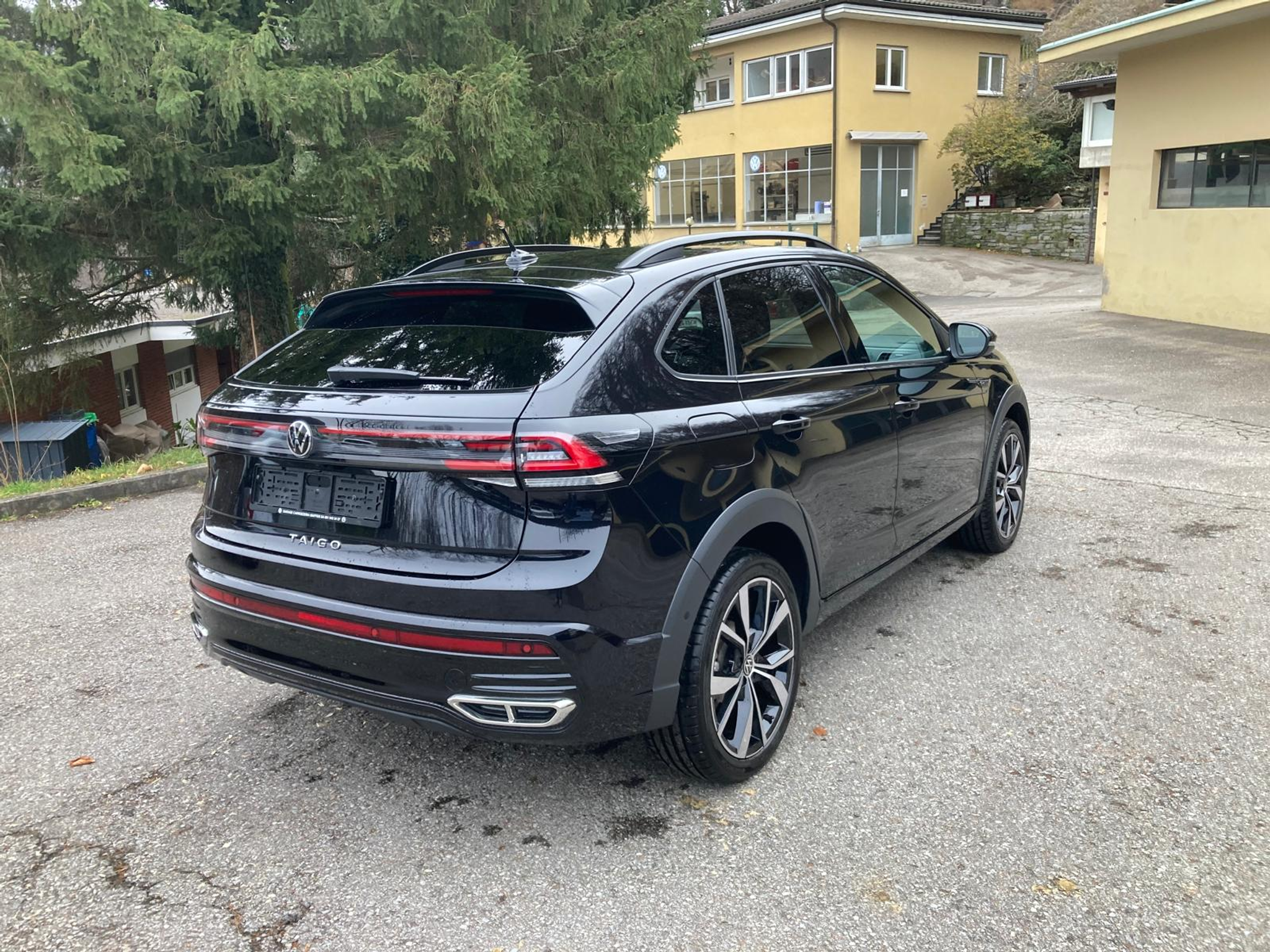 listing desktop thumbnail image 6