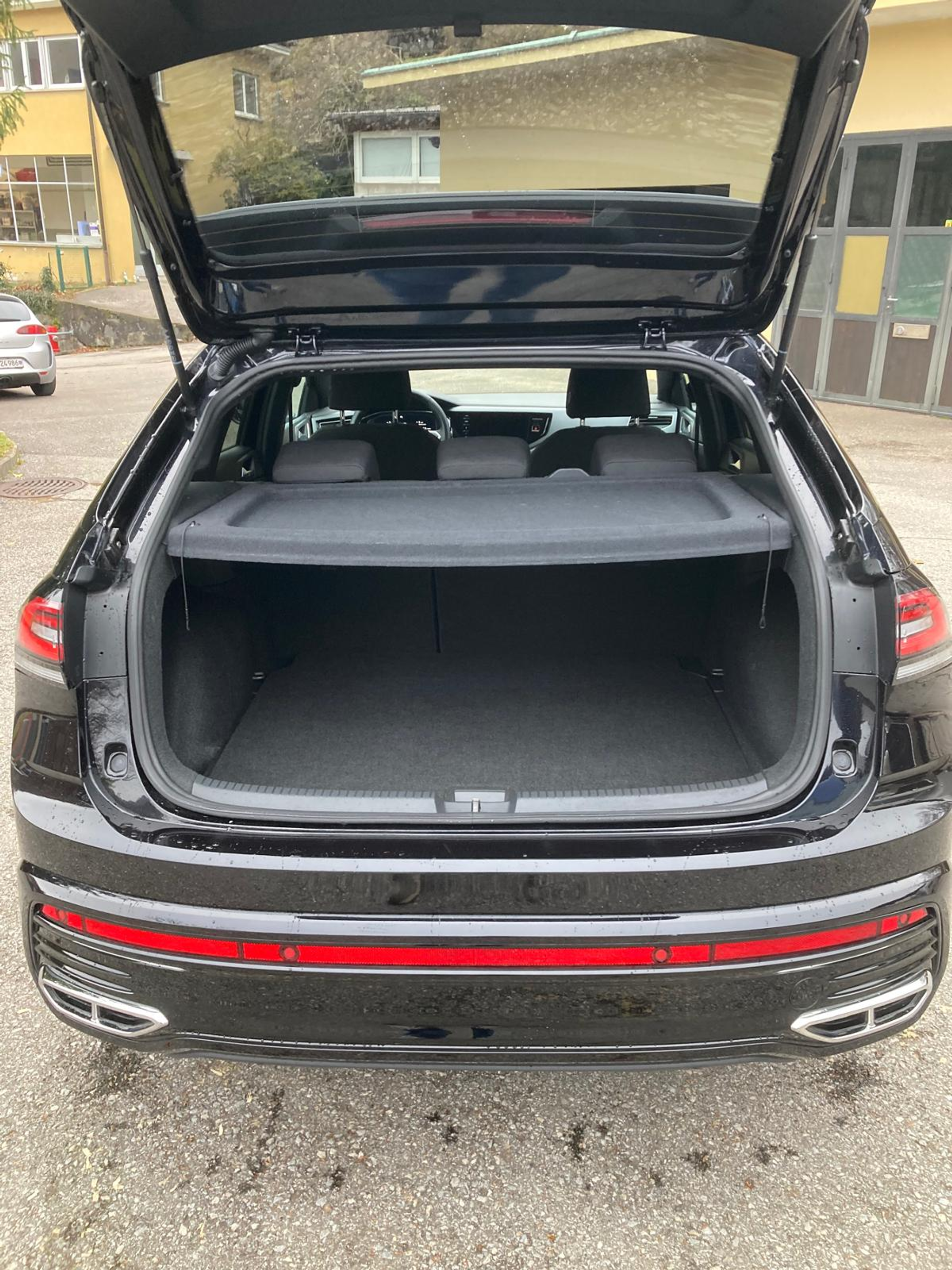 listing desktop thumbnail image 9