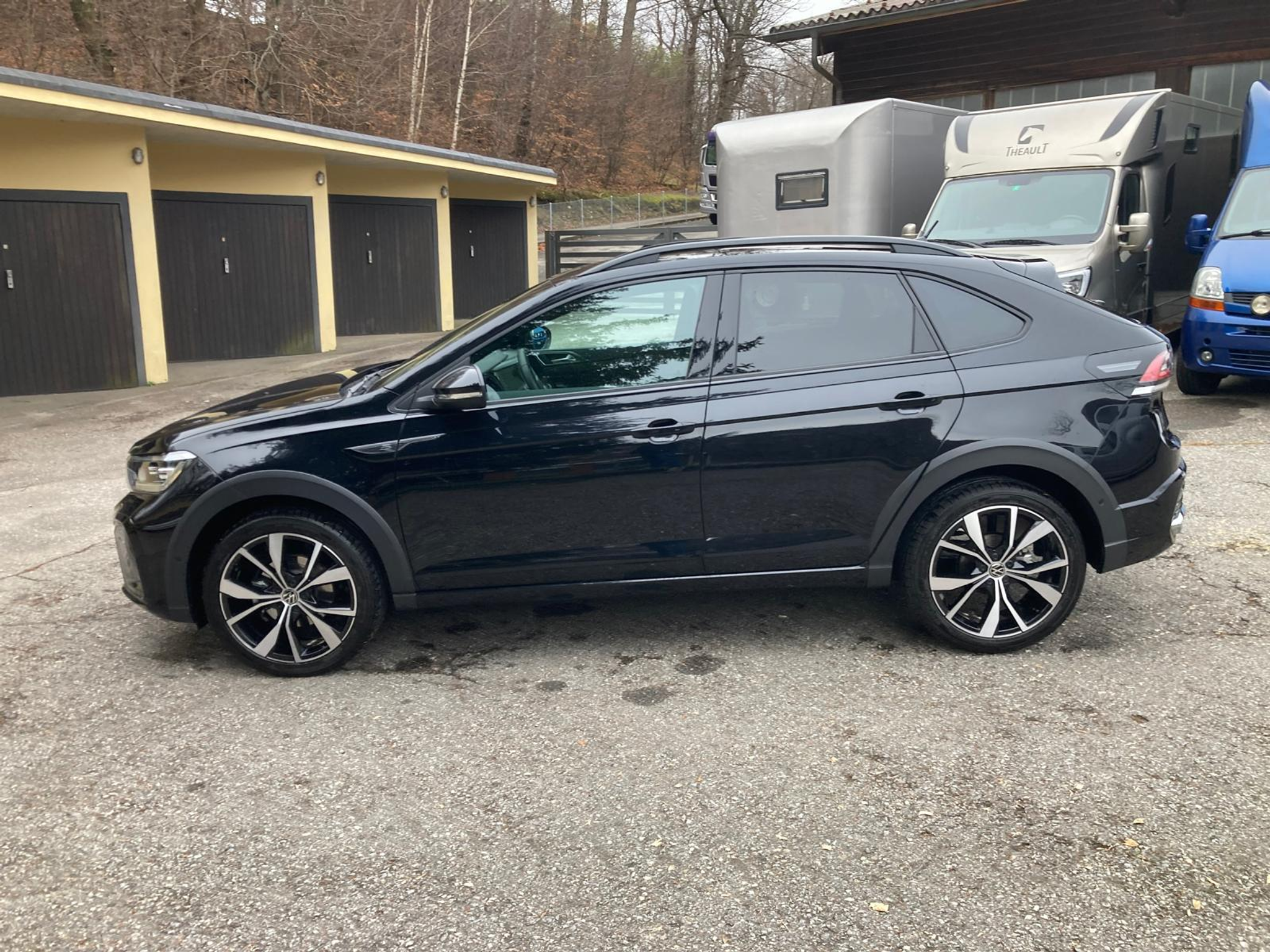 listing desktop thumbnail image 3