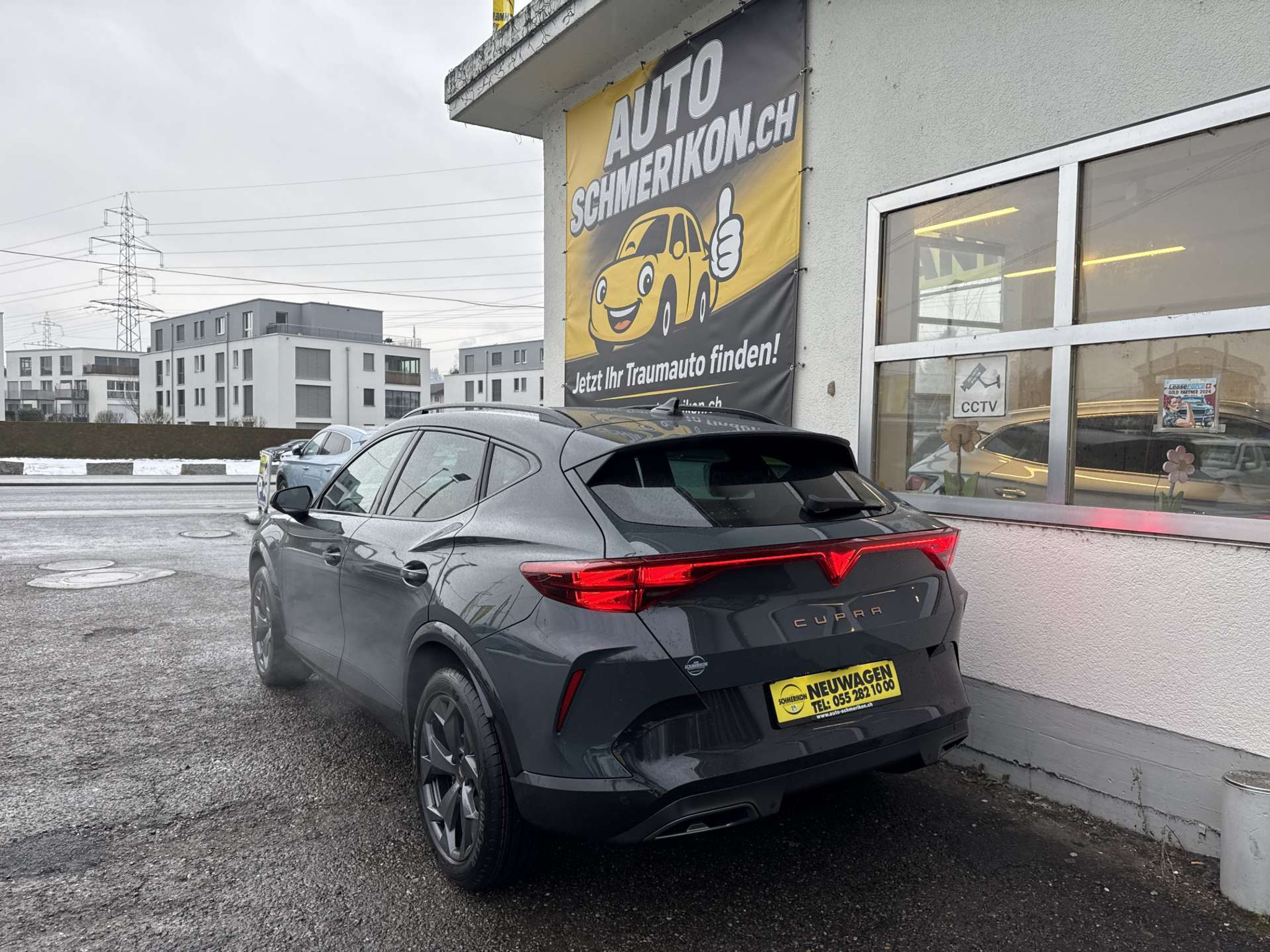 listing desktop thumbnail image 2